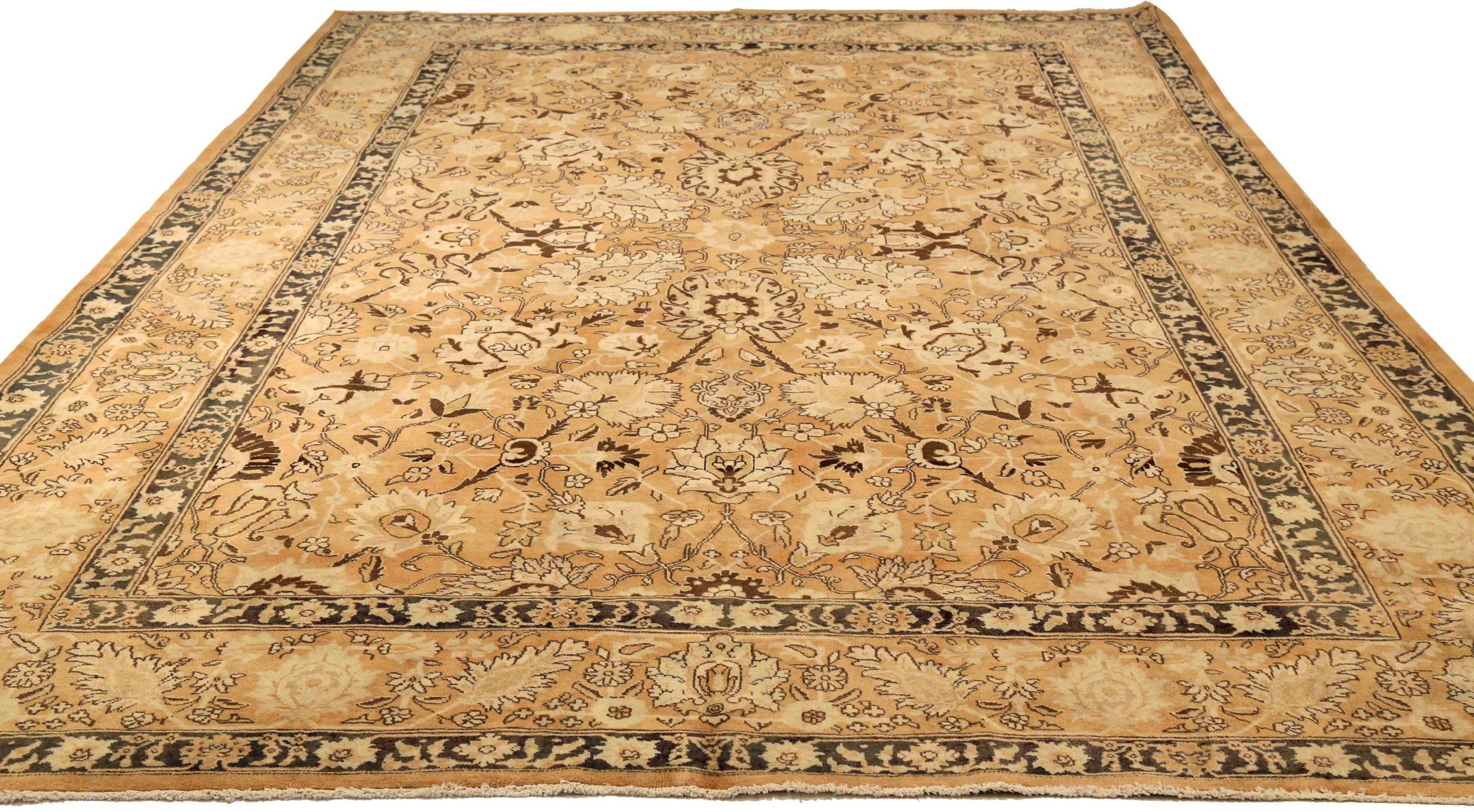 Scopri l'eleganza del Tabriz persiano con i tappeti d'area CIRCA del 1880. Progettato con lana e marrone-avorio-rosa, questo design esclusivo è perfetto per valorizzare il tuo spazio.
