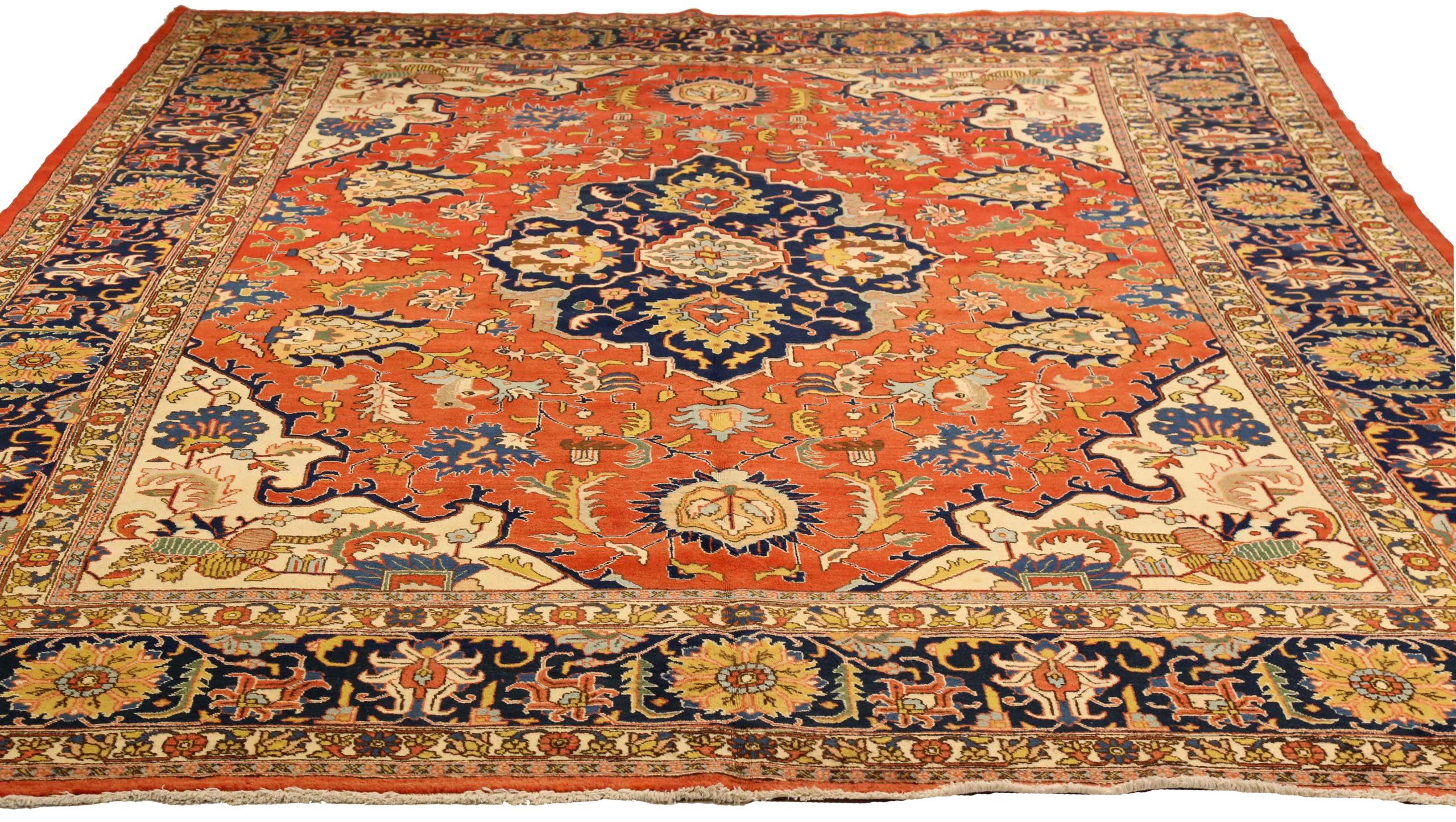 Scopri l'eleganza del Tabriz persiano con i tappeti d'area CIRCA del 1880. Progettato con lana e avorio e blu-rosso, questo design esclusivo è perfetto per valorizzare il tuo spazio.