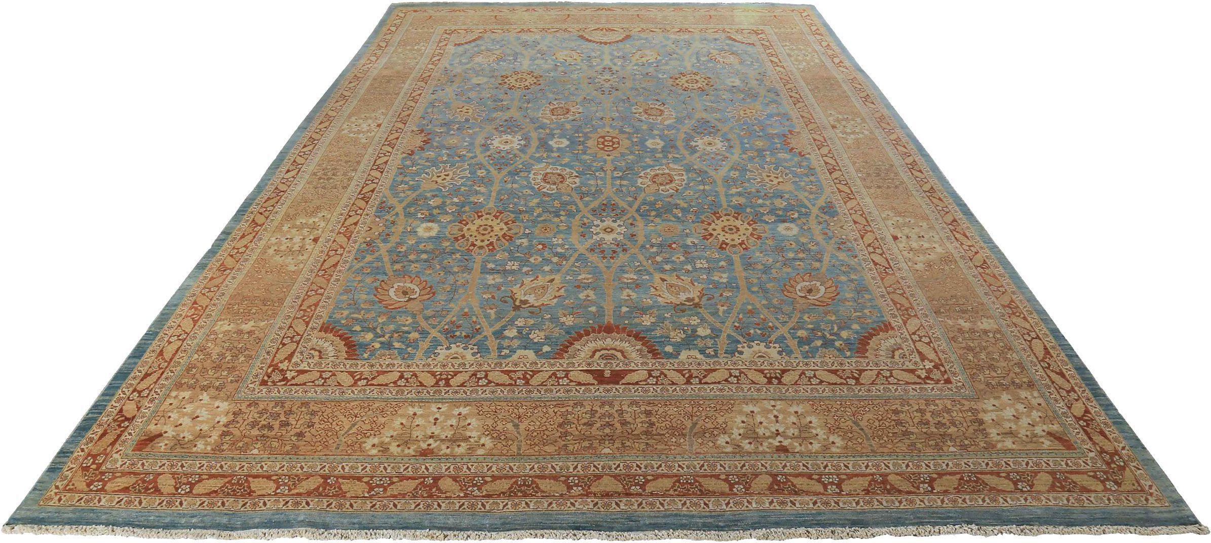 Scopri l'eleganza del Tabriz persiano con i tappeti d'area CIRCA del 1910. Progettato con lana e blu-avorio-rosso, questo design esclusivo è perfetto per valorizzare il tuo spazio.