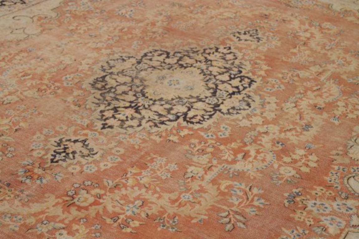 Tappeti persiani Tabriz Circa 1910 - Lana Avorio Blu Navy Rosa Design - 91761 In condizioni ottime in vendita a Dallas, TX