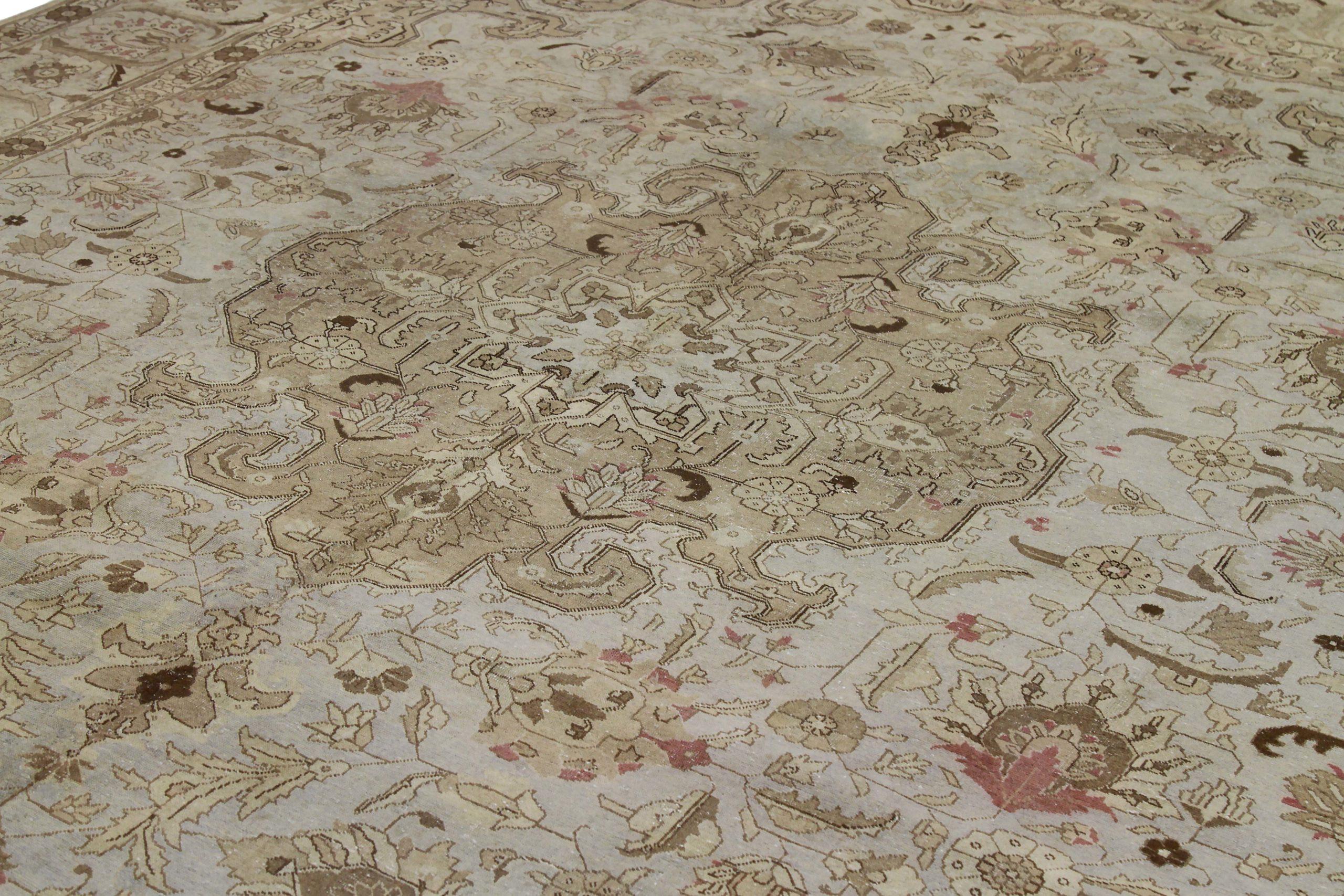 Tappeti persiani Tabriz Circa 1910 - Lana Avorio Taupe Design - 89701 In condizioni ottime in vendita a Dallas, TX