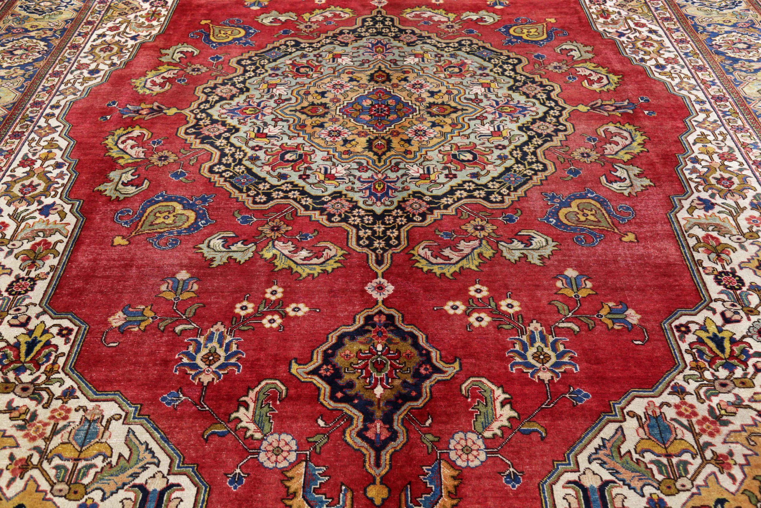 Asiatique Tapis persans de Tabriz datant d'environ 1940, motif en laine bleu ivoire rouge jaune - 91436 en vente