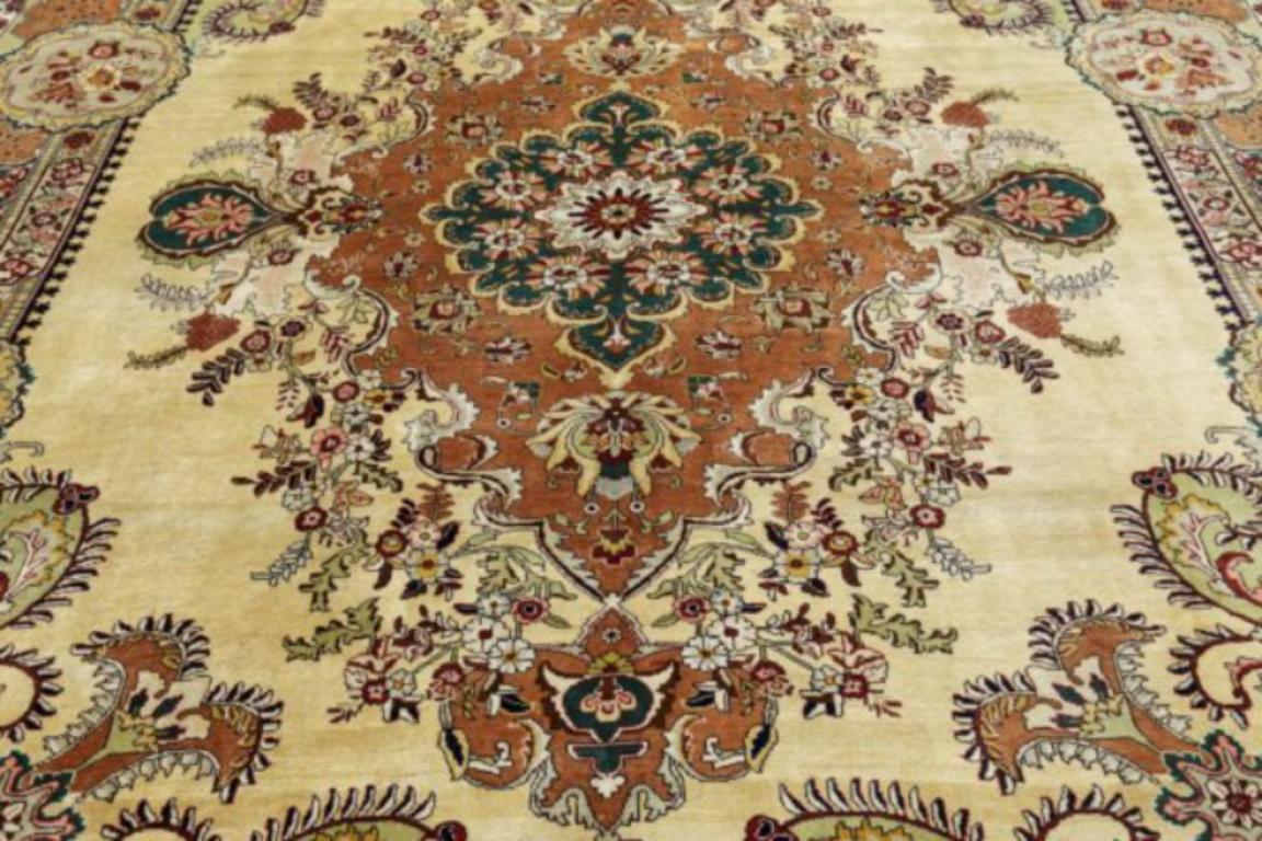 Persian Tabriz Area Rugs Circa 1940 - Wool Green Ivory Orange Design - 91567 In Excellent Condition For Sale In Dallas, TX