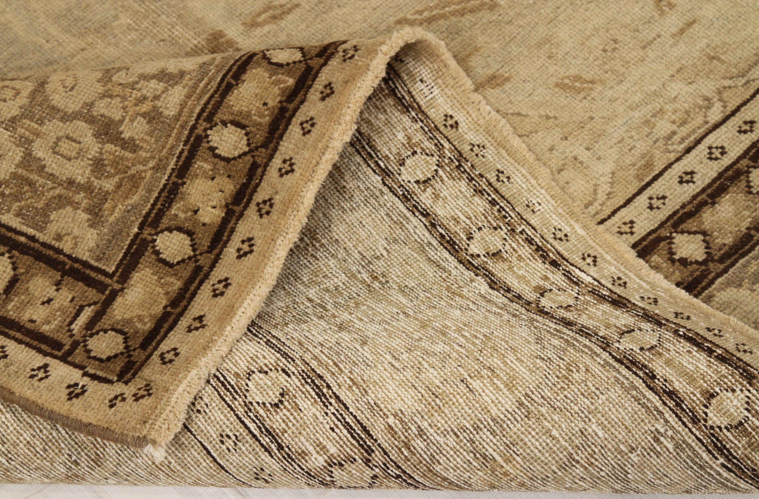 20ième siècle Tapis persans de Tabriz - 16338 en vente