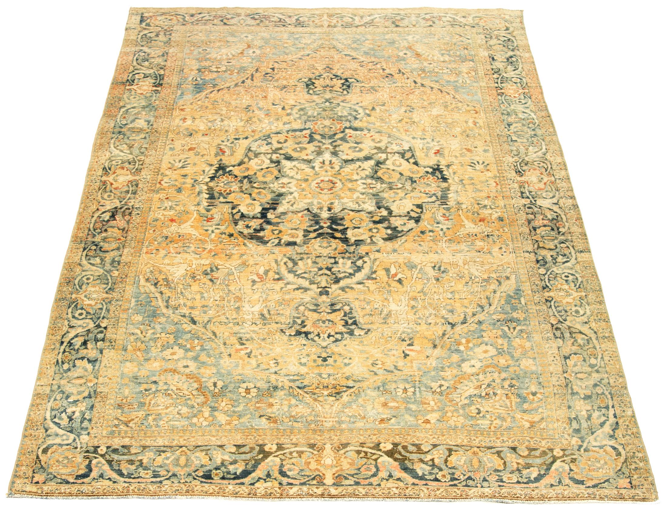 Scopri l'eleganza del Tabriz persiano con i tappeti d'area CIRCA del 1910. Progettato con lana e nero-blu-avorio-arancio, questo design esclusivo è perfetto per valorizzare il tuo spazio.