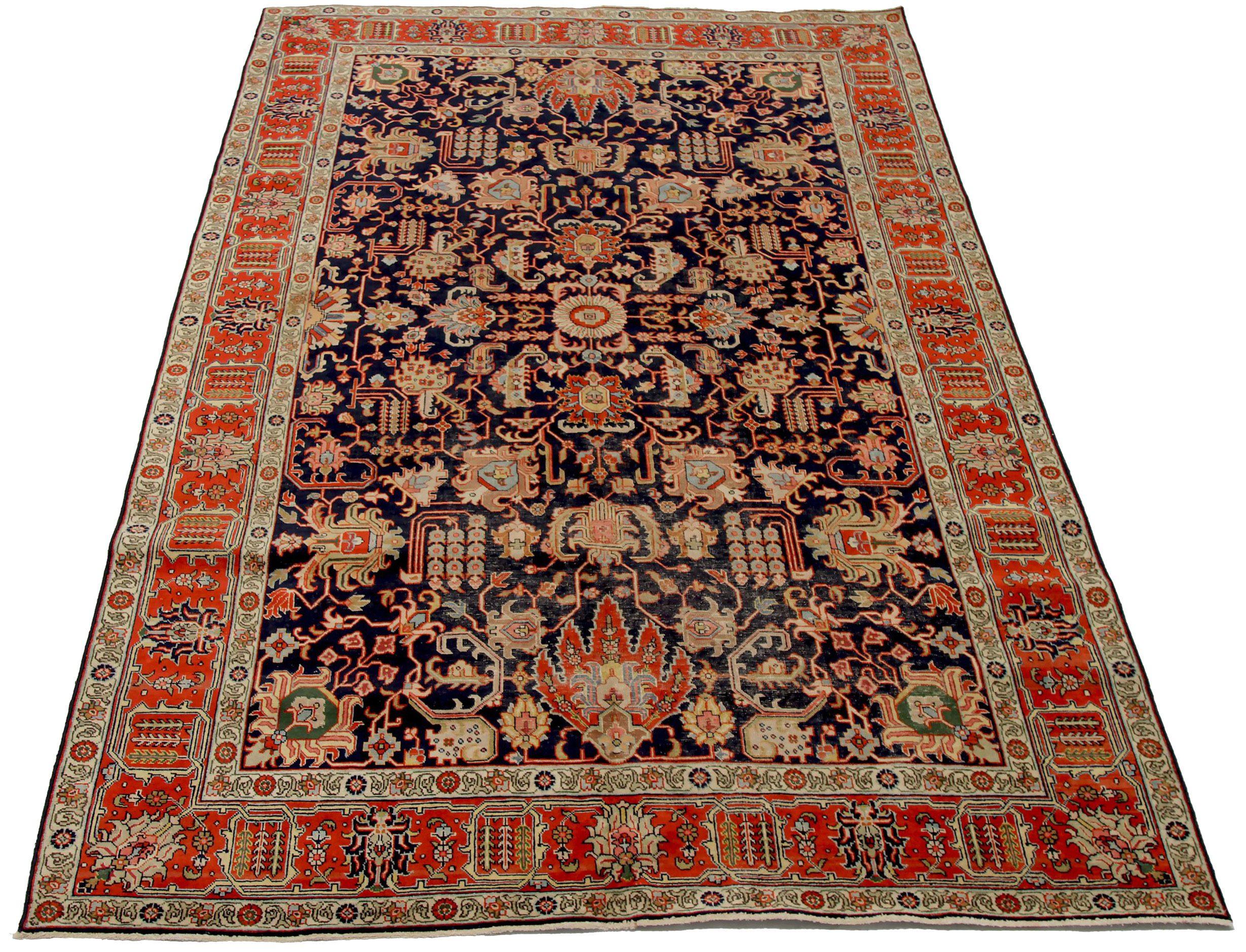 Entdecken Sie die Eleganz des persischen Täbris mit Teppichen um 1910. Dieses exklusive Design aus Wolle und BlackRed ist perfekt, um Ihren Raum zu verschönern.