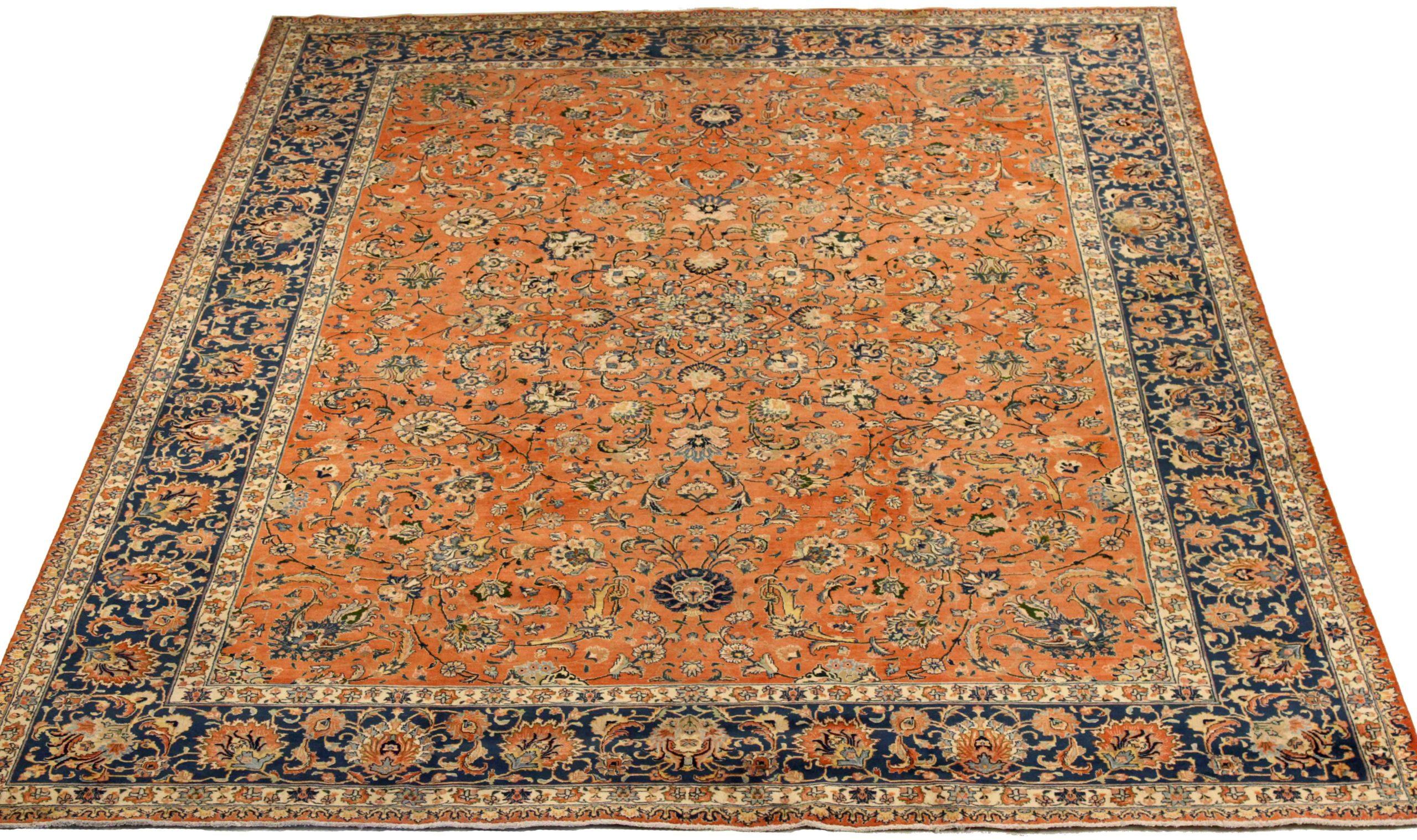 Scopri l'eleganza del Tabriz persiano con i tappeti d'area CIRCA del 1910. Progettato con lana e avorio e blu-rosa, questo design esclusivo è perfetto per valorizzare il tuo spazio.