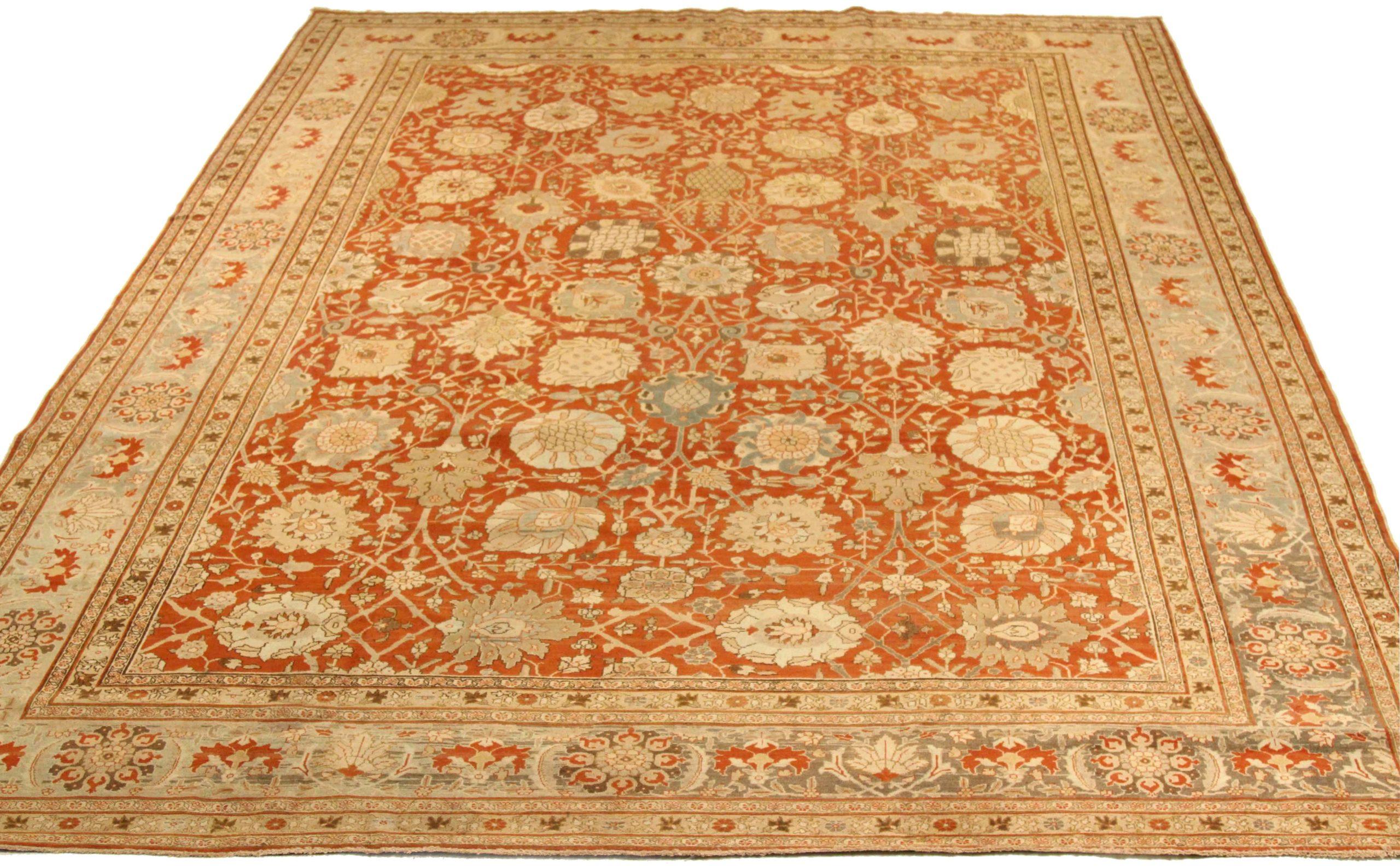 Scopri l'eleganza del Tabriz persiano con i tappeti d'area CIRCA del 1880. Progettato con lana e IvoryRed, questo design esclusivo è perfetto per valorizzare il tuo spazio.