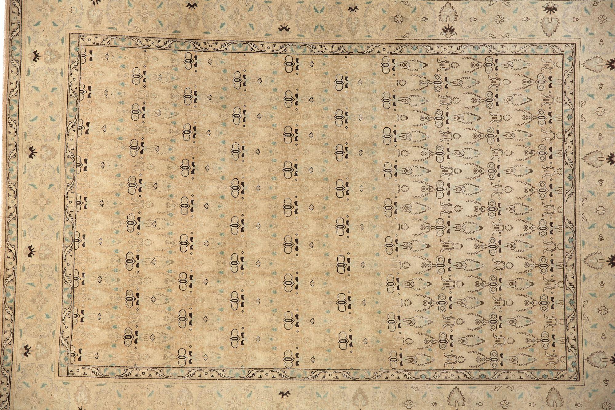 Persische Täbris-Teppiche - Wolle Elfenbein Taupe Design - 97691 im Zustand „Hervorragend“ im Angebot in Dallas, TX