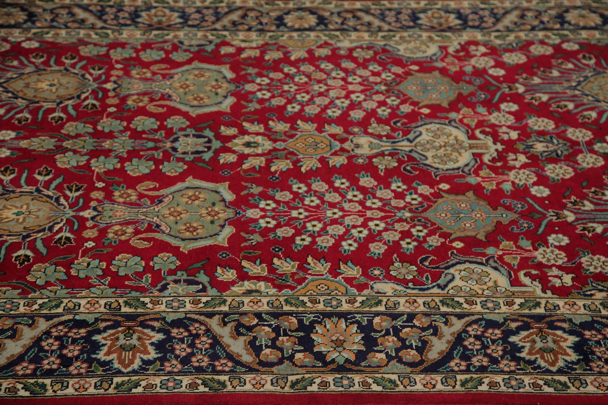 Persische Täbris-Teppiche - rotes Wolldesign - 96742 (20. Jahrhundert) im Angebot