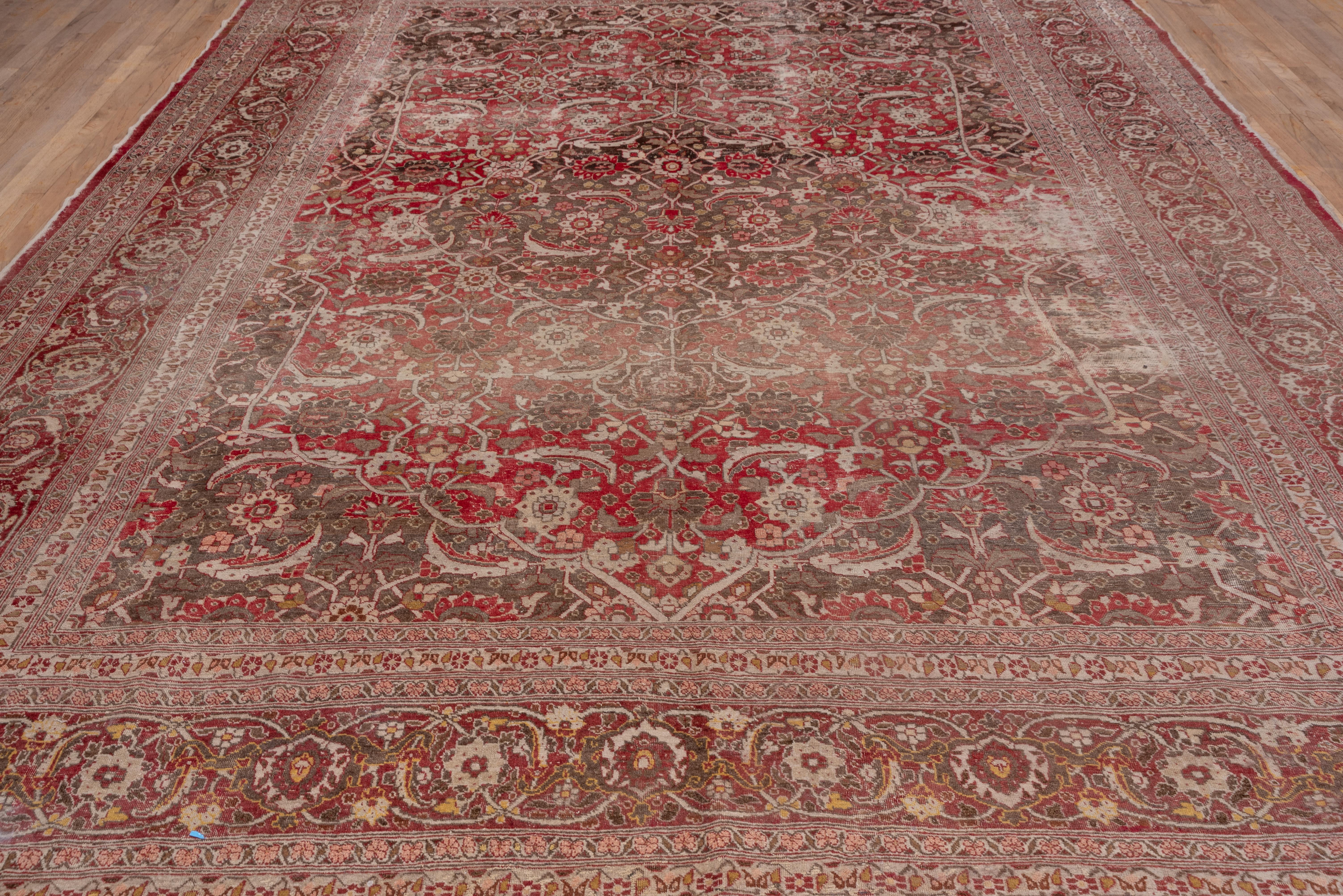 Persian Tabriz Carpet, circa 1940s In Good Condition For Sale In New York, NY