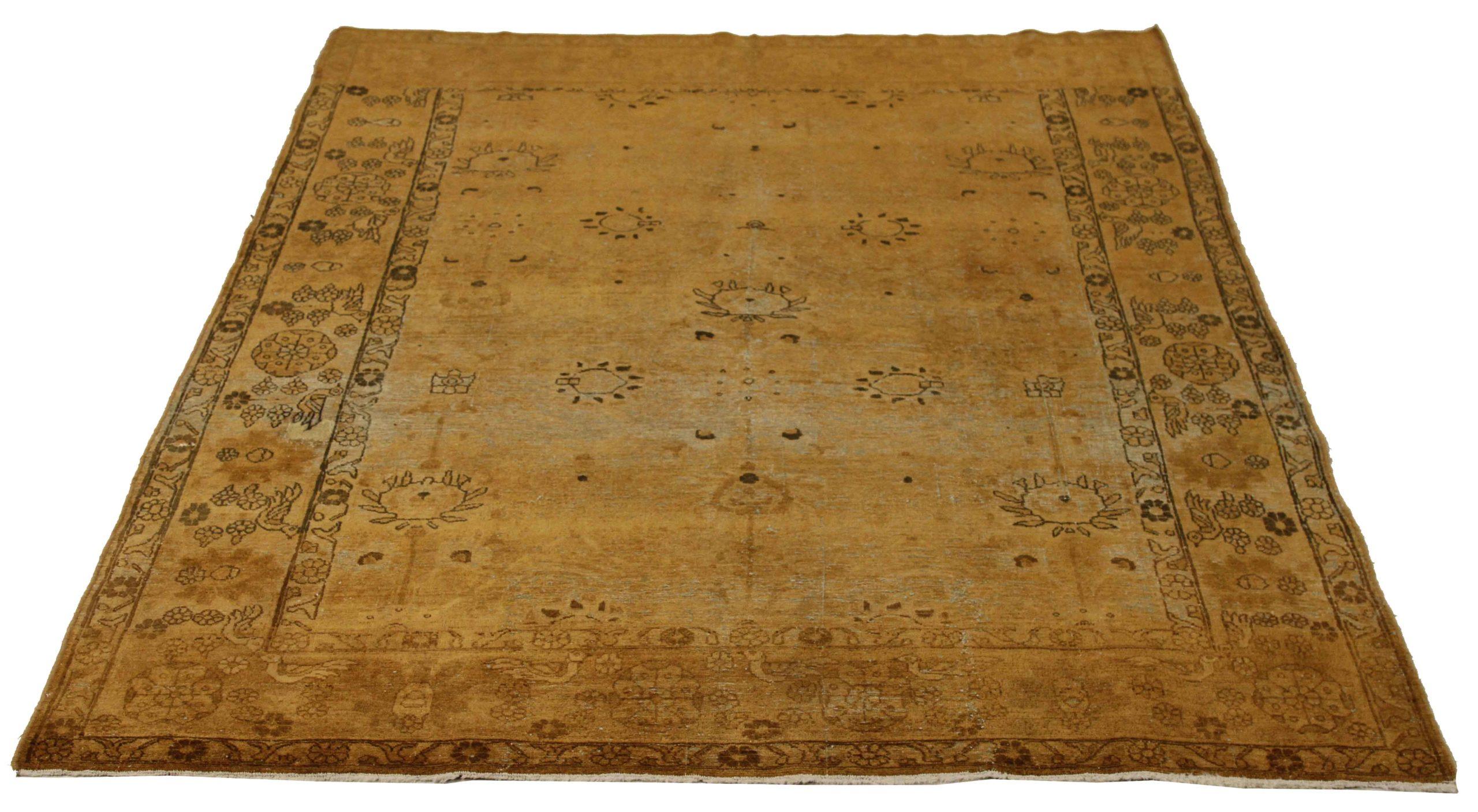 Entdecken Sie die Eleganz des persischen Tabriz mit seiner wunderschönen Handwerkskunst um 1880. Dieses exklusive Design, das mit viel Liebe zum Detail entworfen wurde, ist perfekt, um Ihren Raum zu verschönern.