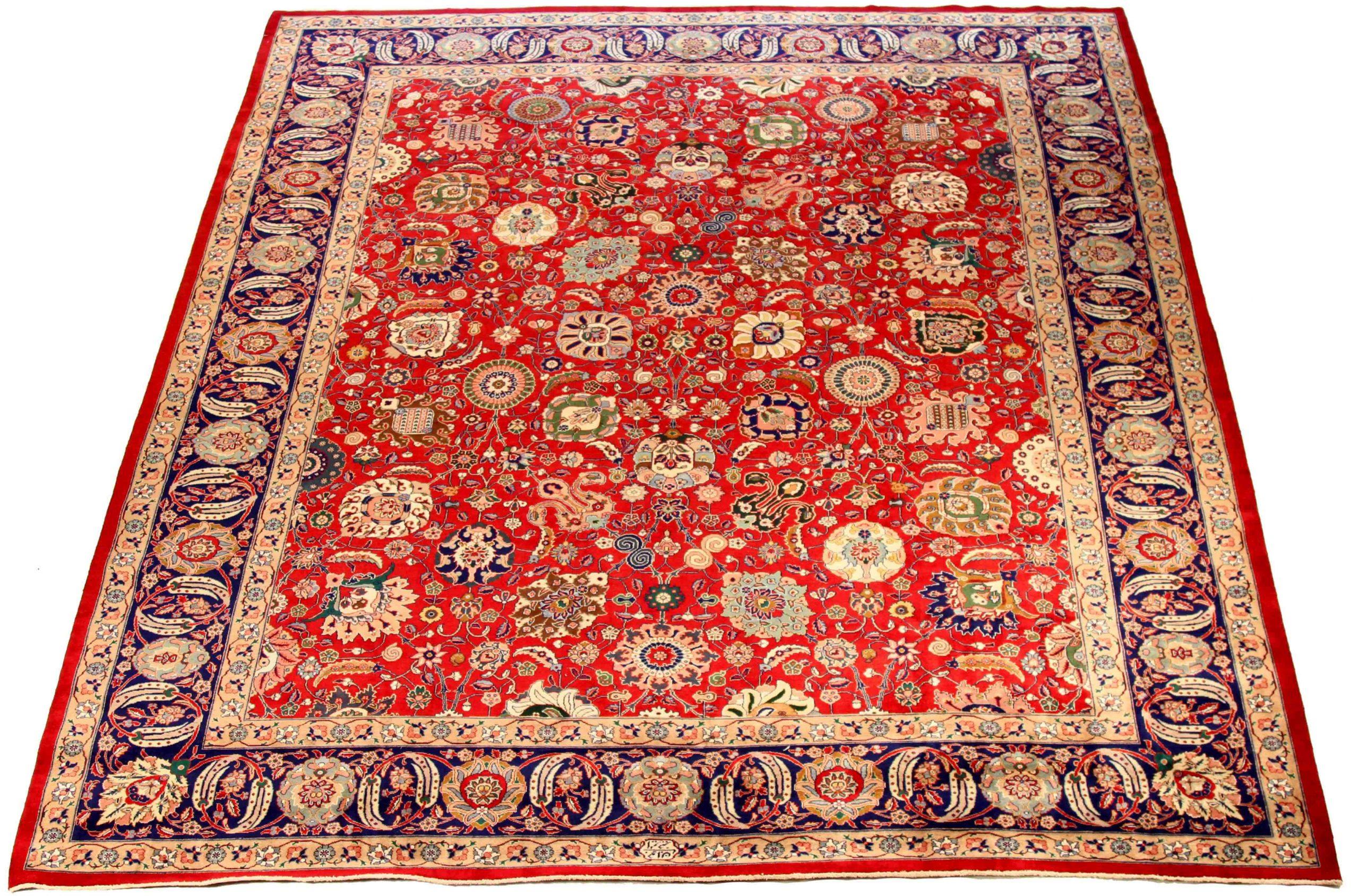 Découvrez l'élégance du Tabriz persan, qui se caractérise par un magnifique travail d'artisanat dans les années 1880. Conçu avec une attention méticuleuse aux détails, ce design exclusif est parfait pour mettre en valeur votre espace.