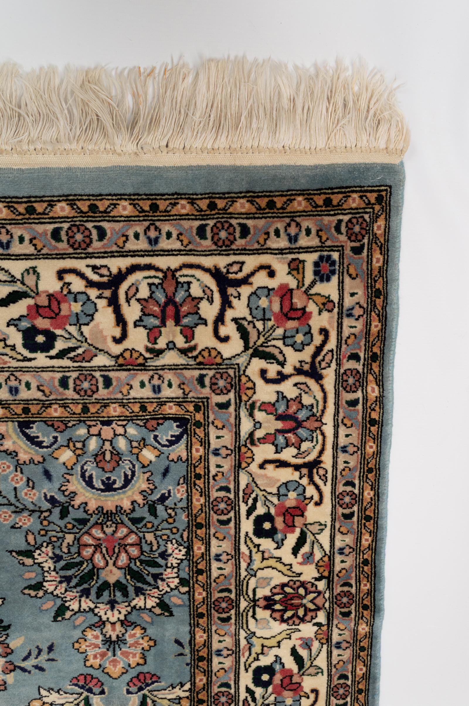 Persian Tabriz Hand Knotted Floral Blue and Ivory Rug, circa 1970 In Good Condition For Sale In London, GB