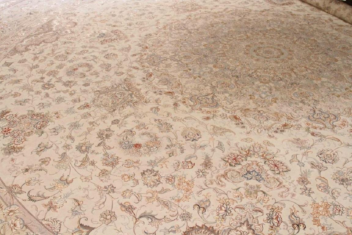 Persische Tabriz Over Size Teppich CIRCA 1990 - Wolle Brown Elfenbein Taupe 70595 im Zustand „Hervorragend“ im Angebot in Dallas, TX