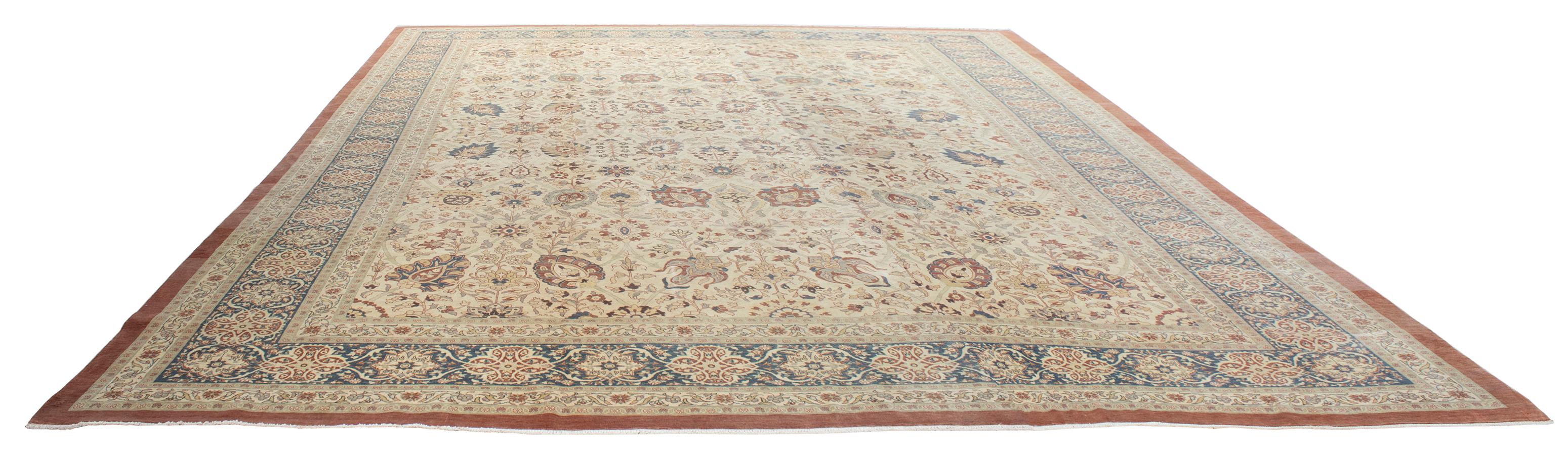 Persian Tabriz Rug In New Condition For Sale In New York, NY