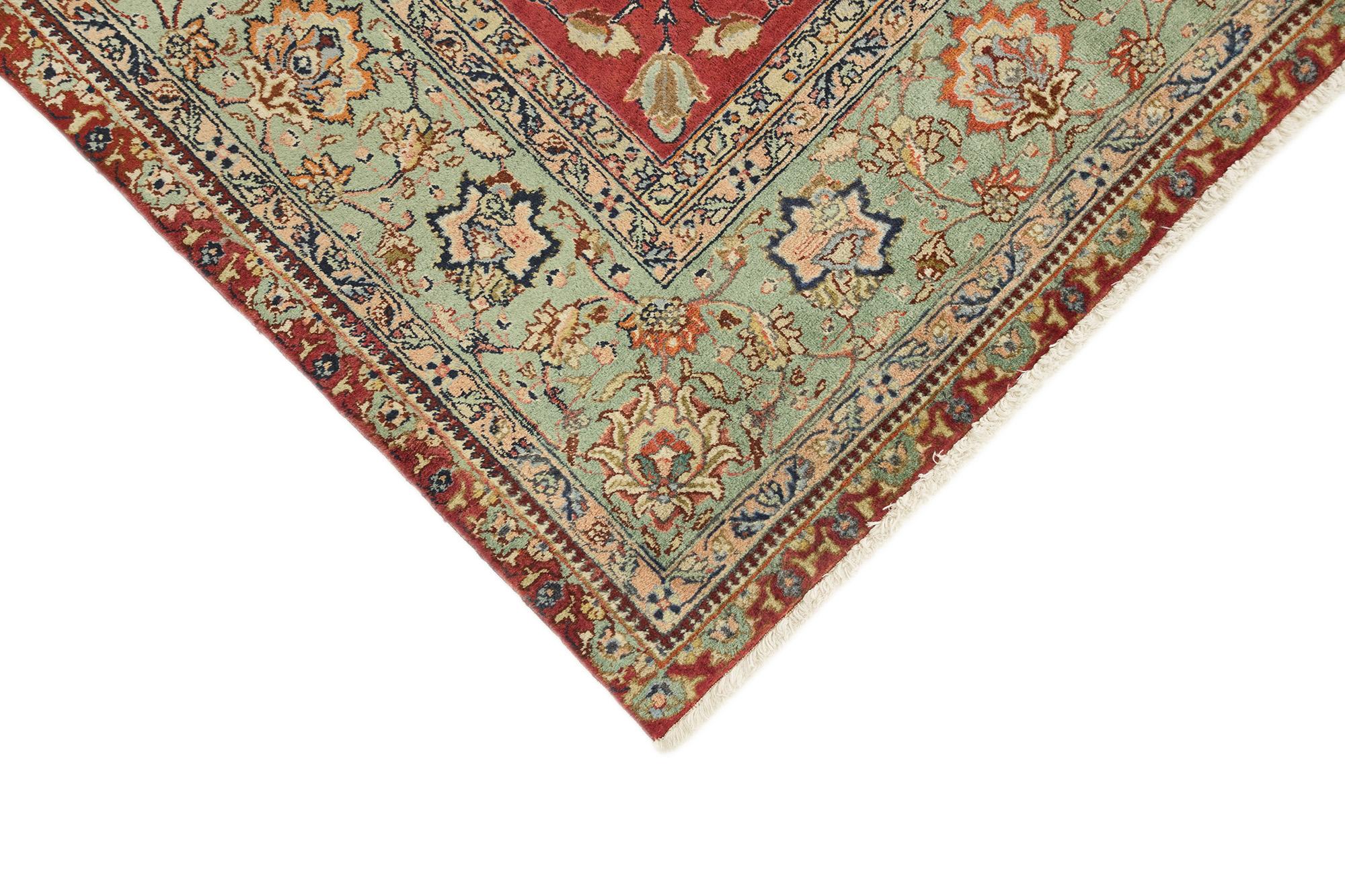 Persischer Tabriz Teppich, handgeknüpft, 12.1x9.3 ft - Rot, Weiches Grün & Elfenbein (Mitte des 20. Jahrhunderts) im Angebot