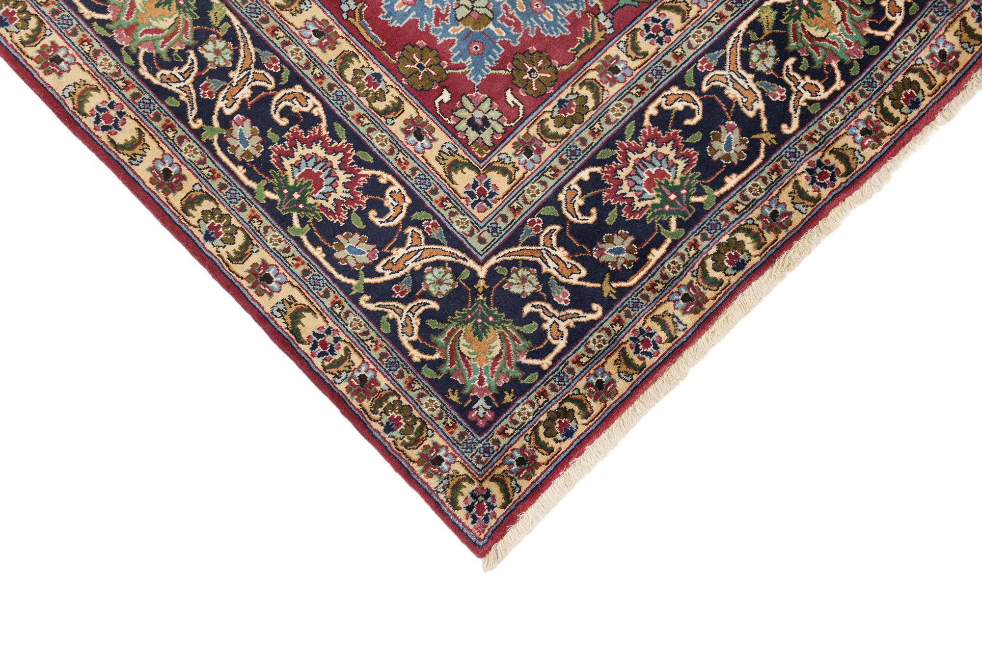 Fine XX secolo Tappeto persiano Tabriz, annodato a mano, 9,8 × 6,5 piedi - rosso, blu e avorio in vendita