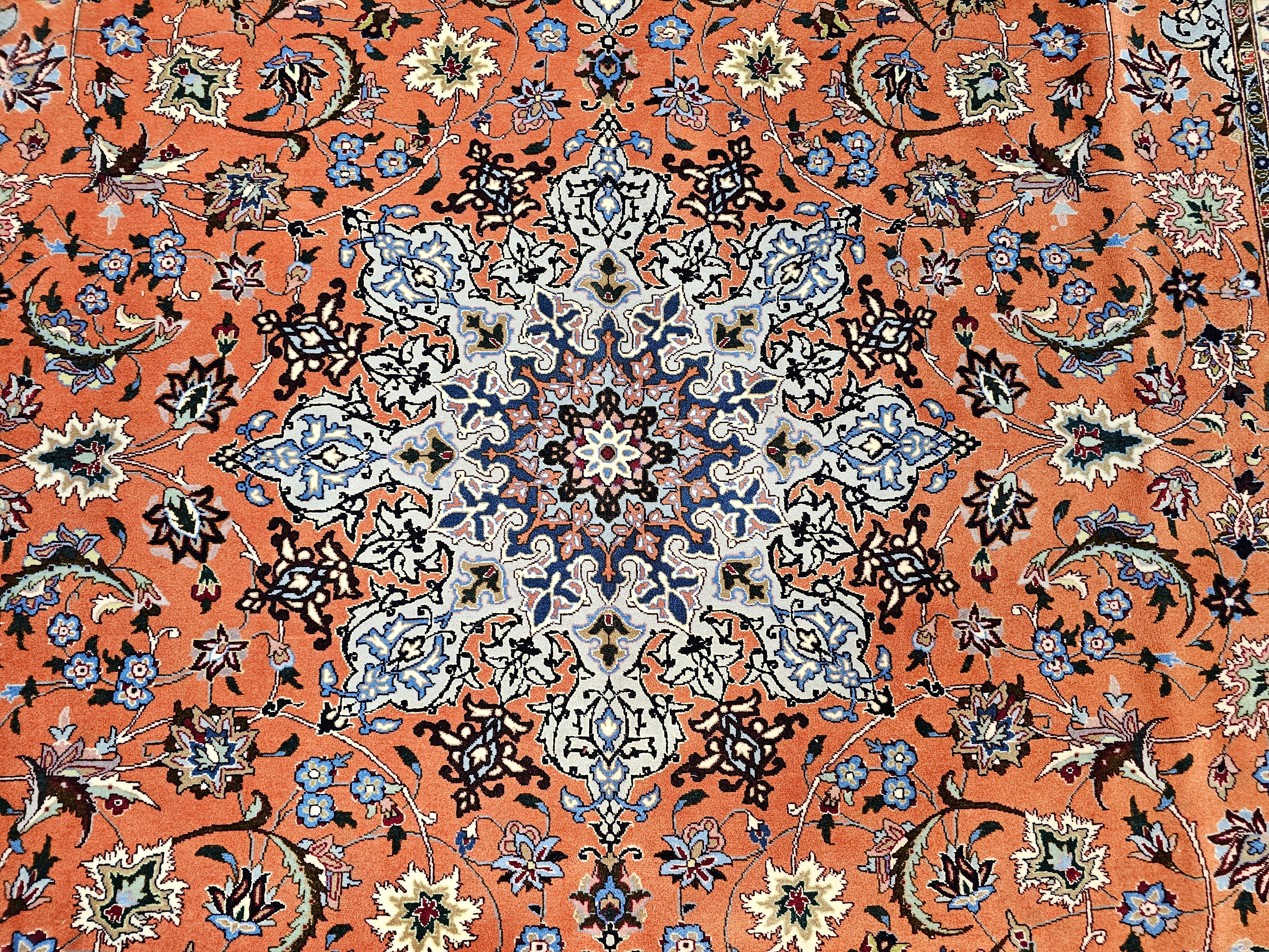 Laine Tapis persan Tabriz à motif floral en terre cuite, caramel, bleu persan en vente