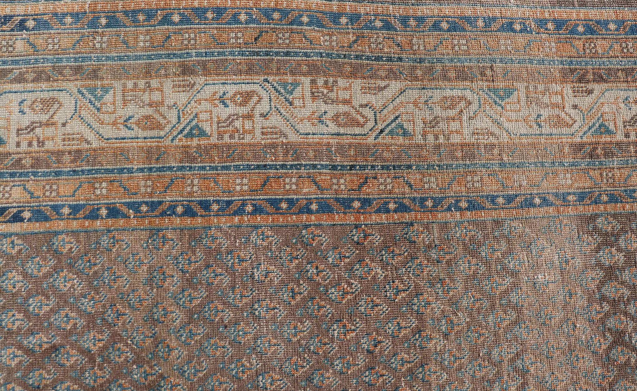 Persischer Täbris-Teppich mit All-Over- Saraband-Design in Braun und Blau (Handgeknüpft)