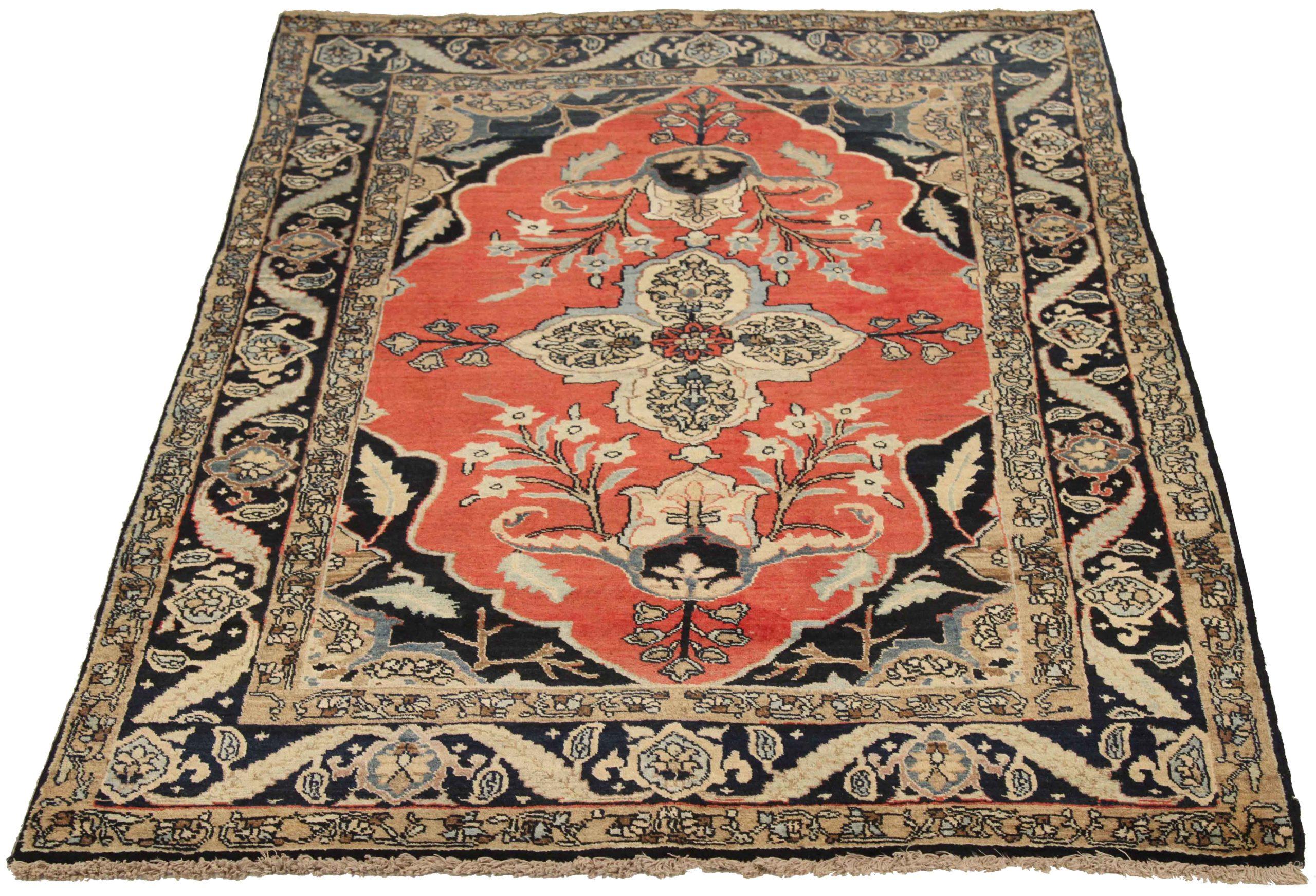 Entdecken Sie die Eleganz des persischen Täbris mit dem kleinen Teppich CIRCA 1880. Dieses exklusive Design aus Wolle und ElfenbeinMarineblauRot ist perfekt, um Ihren Raum zu verschönern.