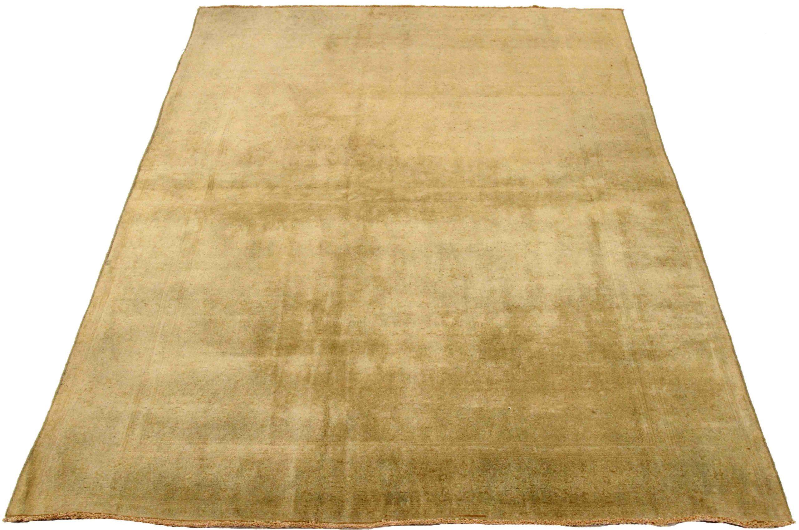 Scopri l'eleganza del tappeto persiano Tabriz di piccole dimensioni del 1910 circa. Progettato con lana e rosa avorio, questo design esclusivo è perfetto per valorizzare il tuo spazio.