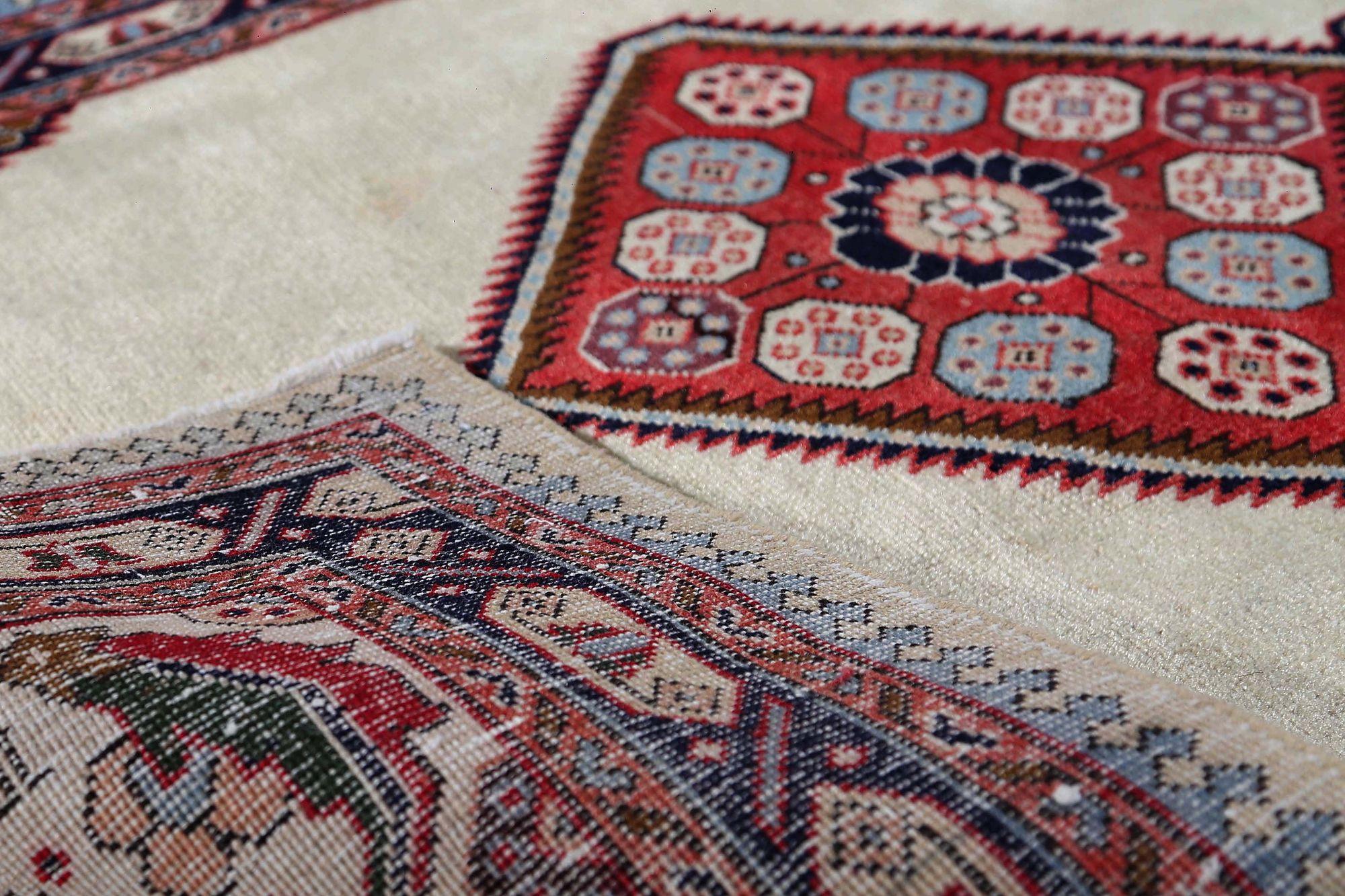 Iracheno Tappeto persiano Tabriz Small - Disegno in lana e avorio - 96655 in vendita