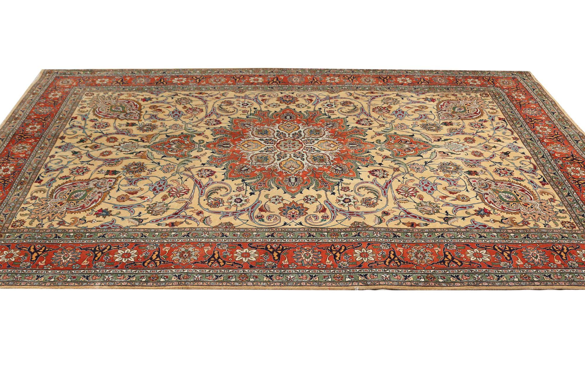 20ième siècle Petit tapis persan Tabriz - Design en laine rouge jaune - 97196 en vente