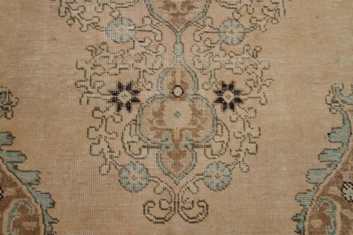 Persische Täbris Quadratische Teppiche CIRCA 1910 - Wolle Braun Elfenbein Rosa - 91760 im Zustand „Hervorragend“ im Angebot in Dallas, TX