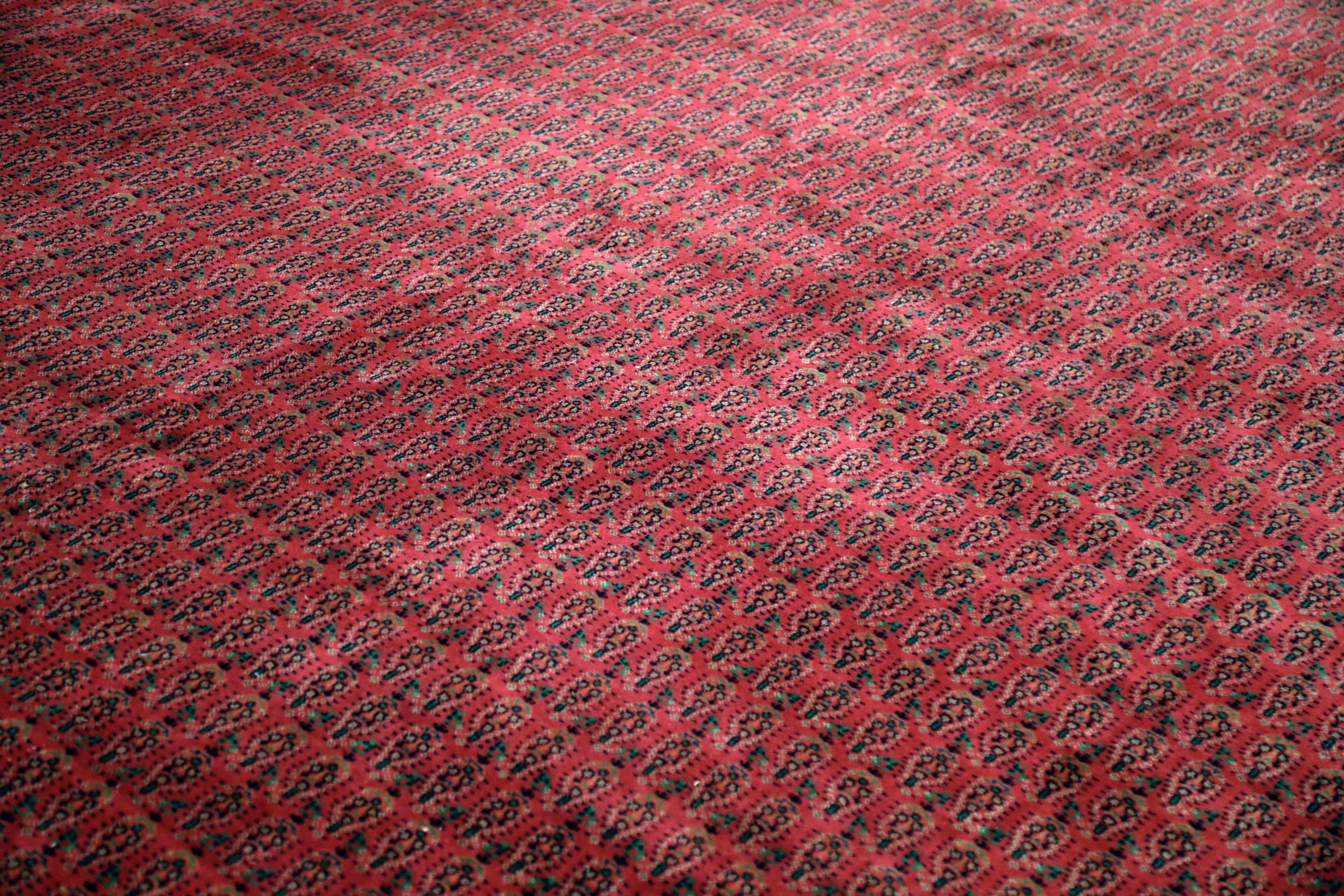 Iraqi Persian Tabriz Square Area Rugs - Wool Red Design - 93672 For Sale