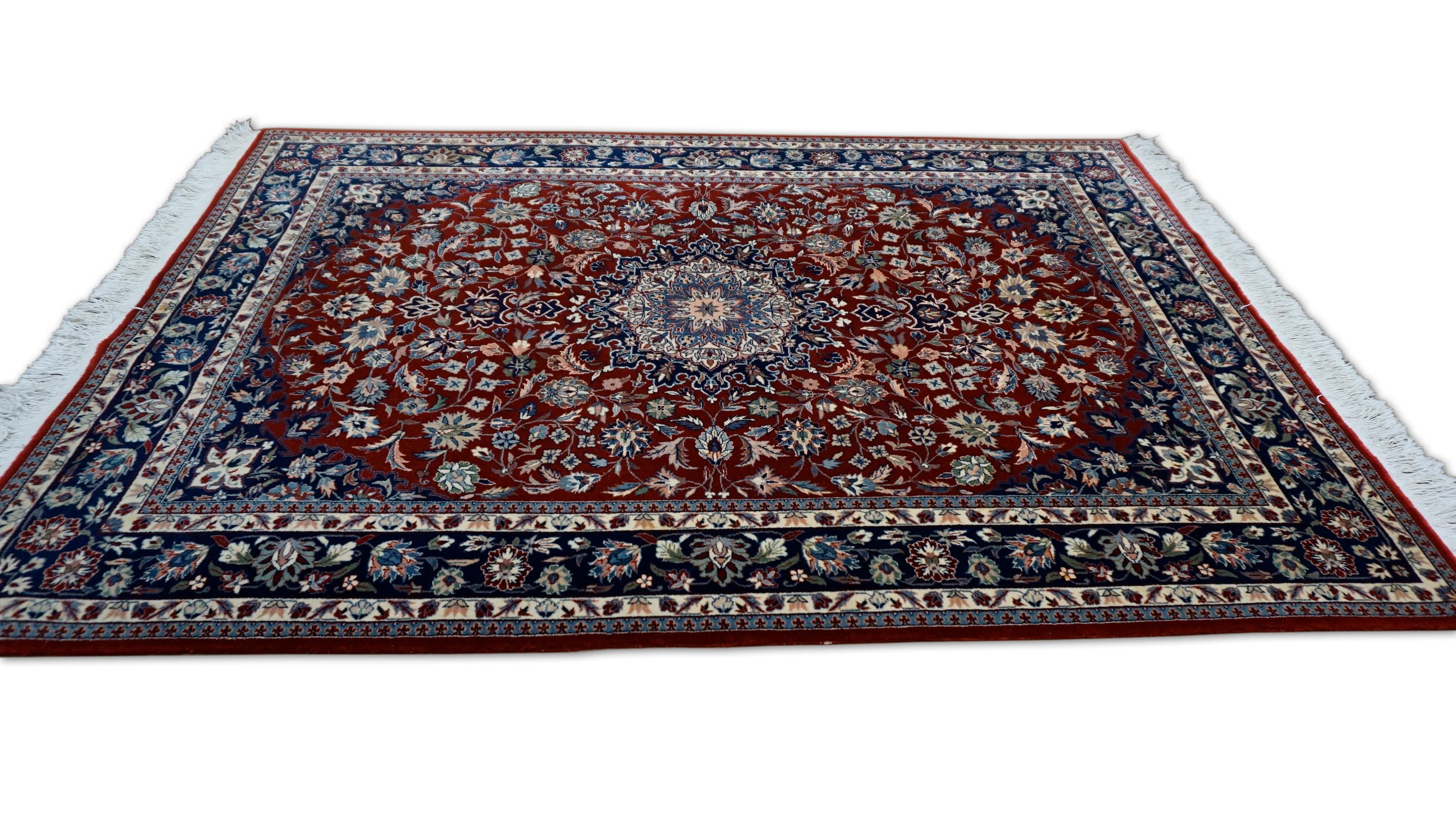Tappeto floreale persiano in stile Tabriz rosso e navy 4'7''x6'6'' In condizioni Nuovo in vendita a Torrance, CA