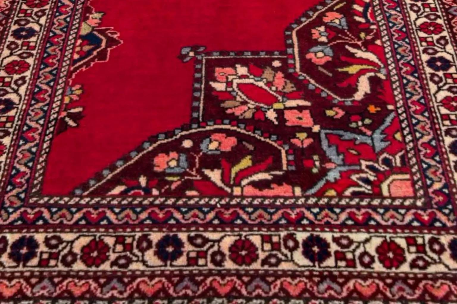 Tribal Persian Tafresh Small Rug Circa 1910 - Wool Ivory Navy Blue Red 73262 For Sale