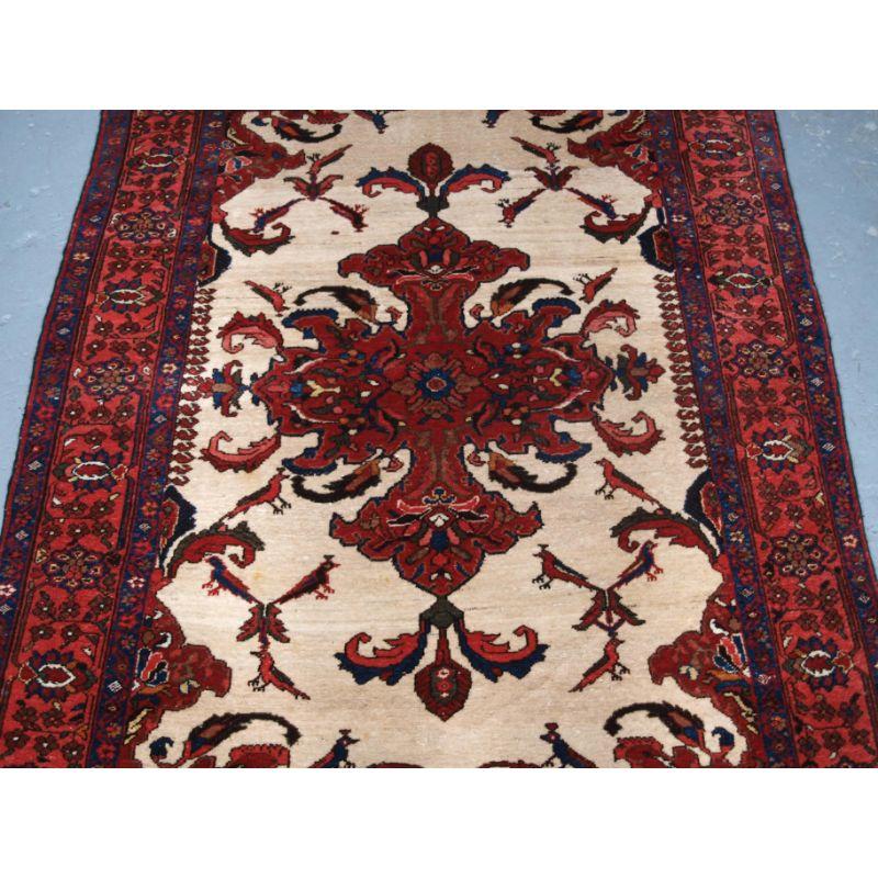 Persian Tafresh Village Rug In Good Condition For Sale In Moreton-In-Marsh, GB