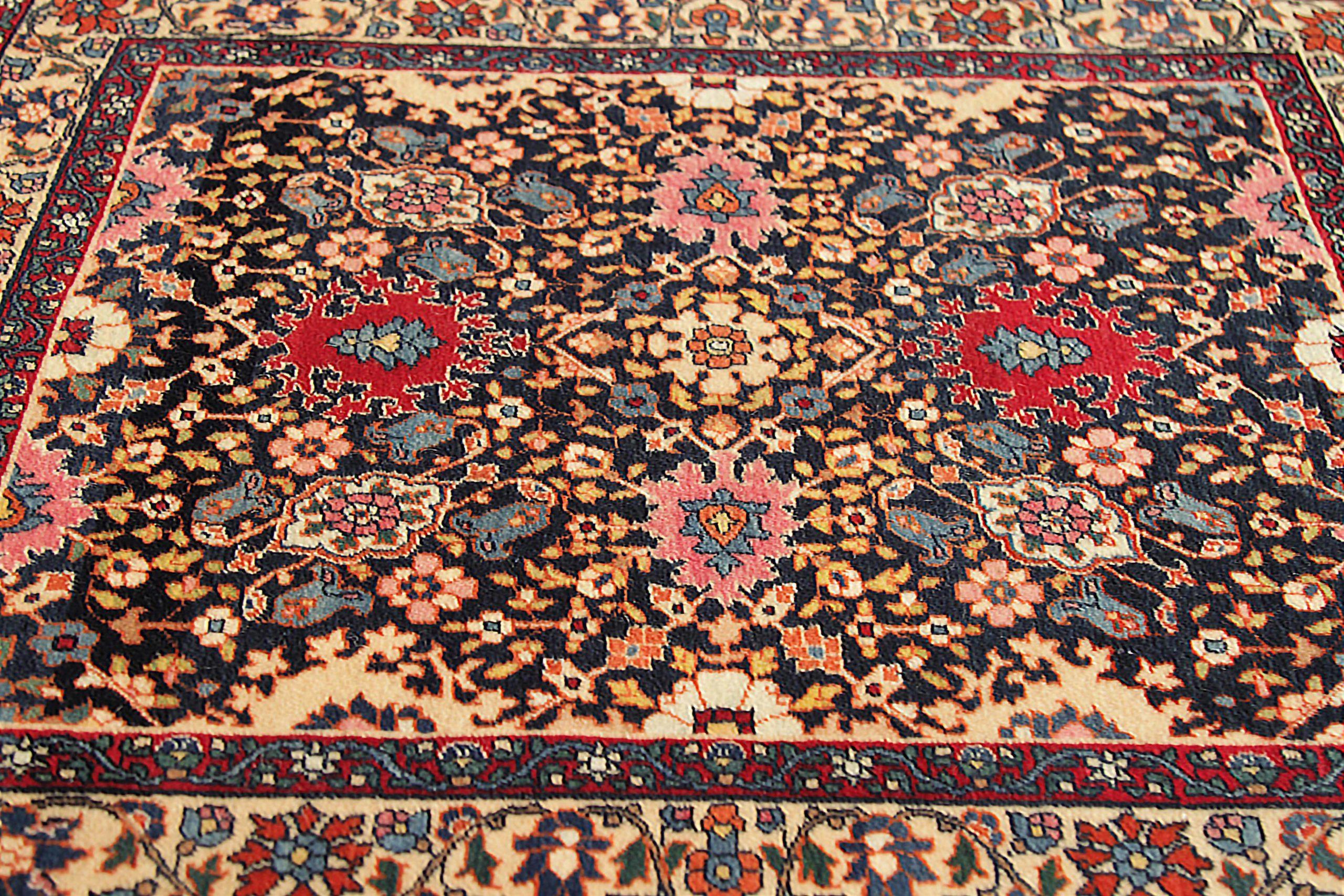 Persischer Teheran-Teppich Circa 1910 - Wolle Elfenbein Marineblau Blau Rosa 73354 (Asiatisch) im Angebot