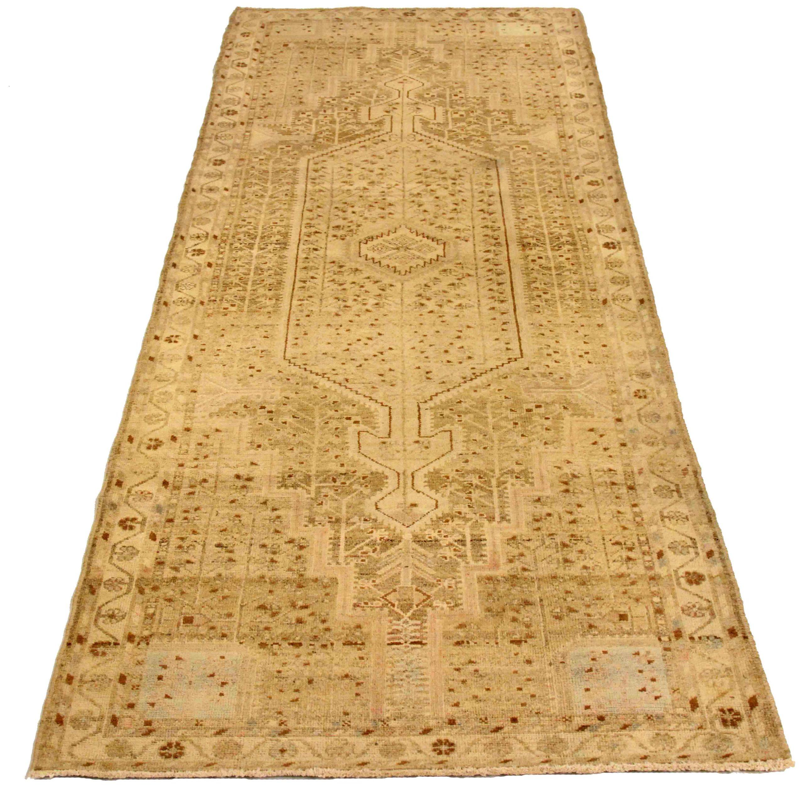 Entdecken Sie die Eleganz des persischen Toiserkan mit dem kleinen Teppich von CIRCA 1880. Dieses exklusive Design aus Wolle und Braun-Elfenbein-Taupe ist perfekt, um Ihren Raum zu verschönern.