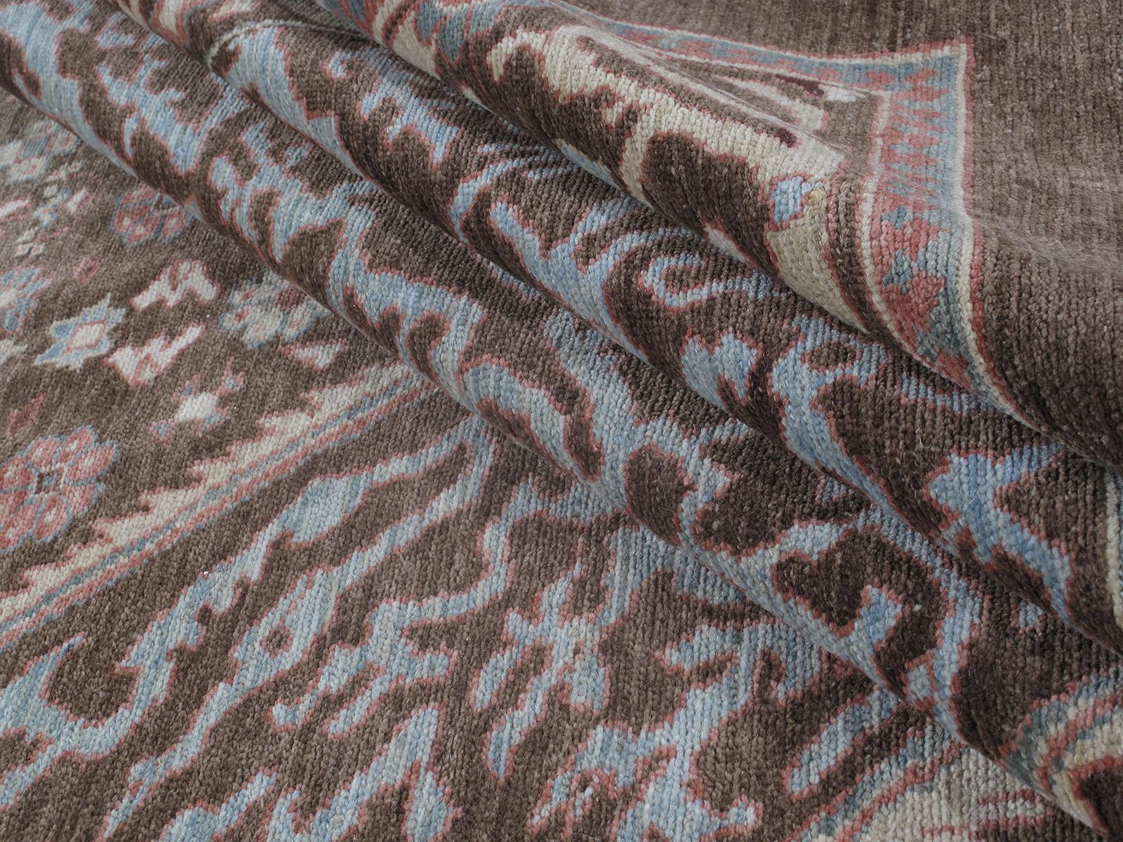 Tribal Tapis traditionnel kurde persan noué à la main en brun et bleu en vente