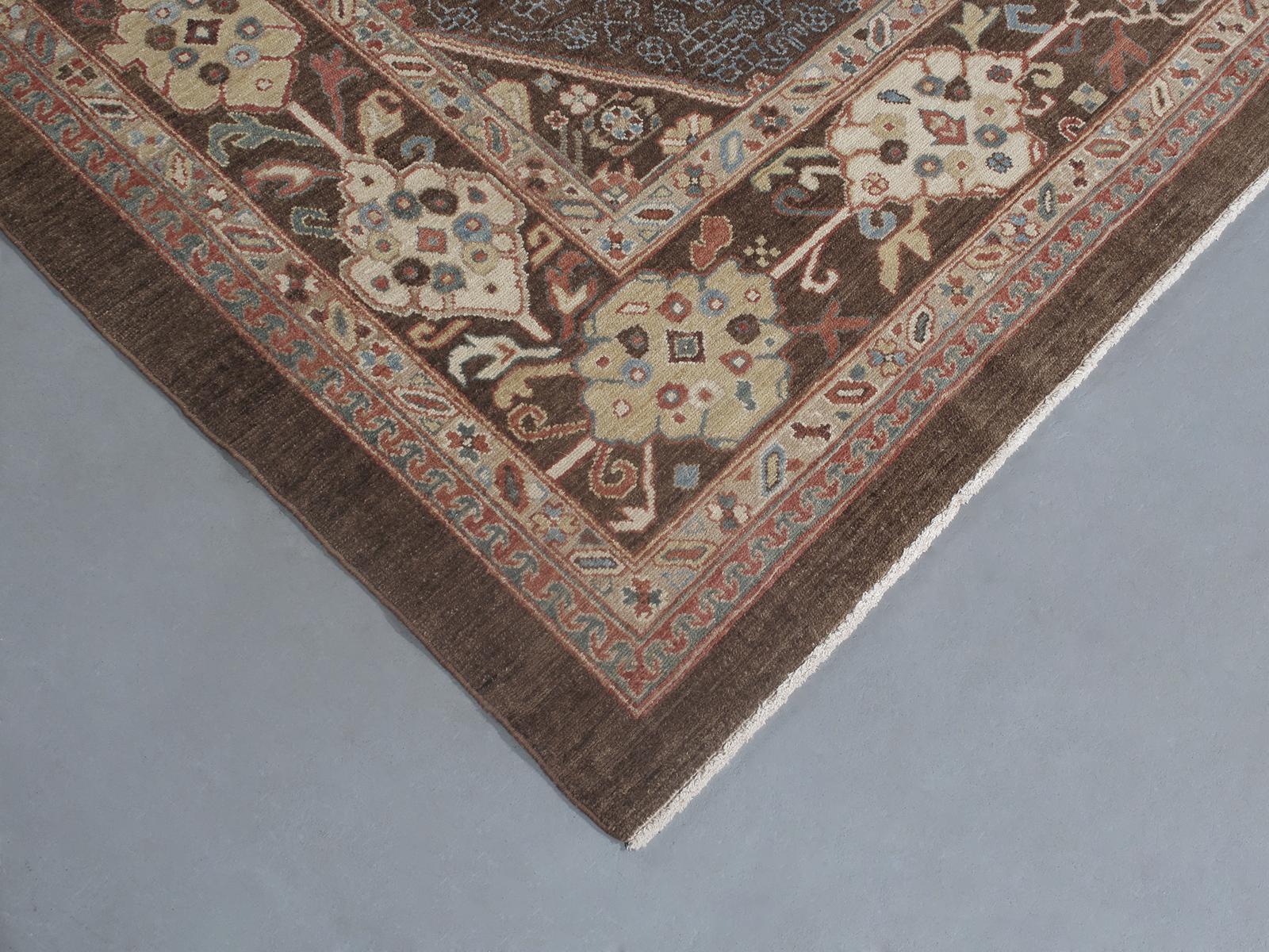 Noué à la main Tapis traditionnel kurde persan noué à la main dans les tons marron et ivoire en vente