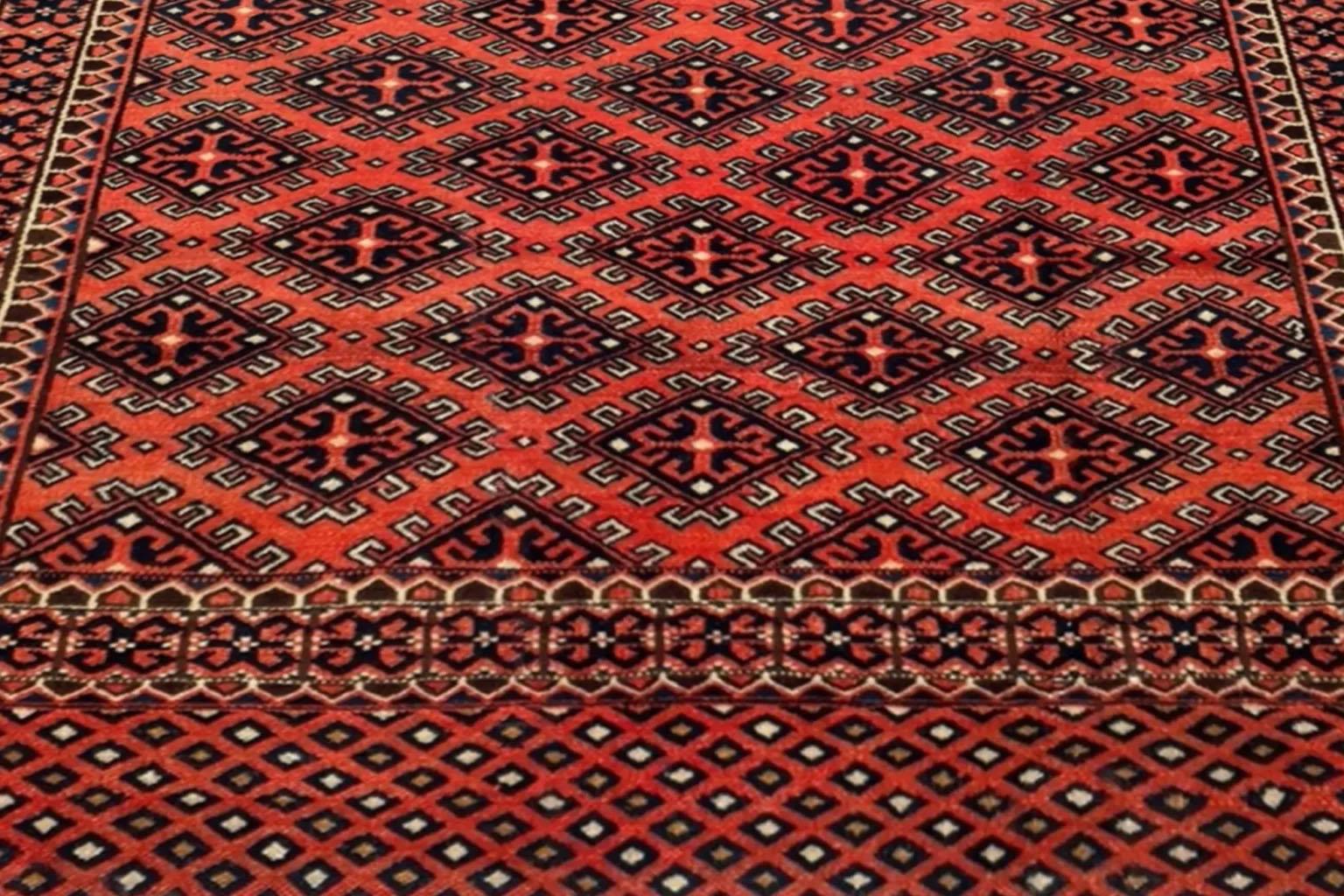 Persian Turkeman Small Rug Circa 1910 - Wool Black Ivory Red Design In Excellent Condition For Sale In Dallas, TX