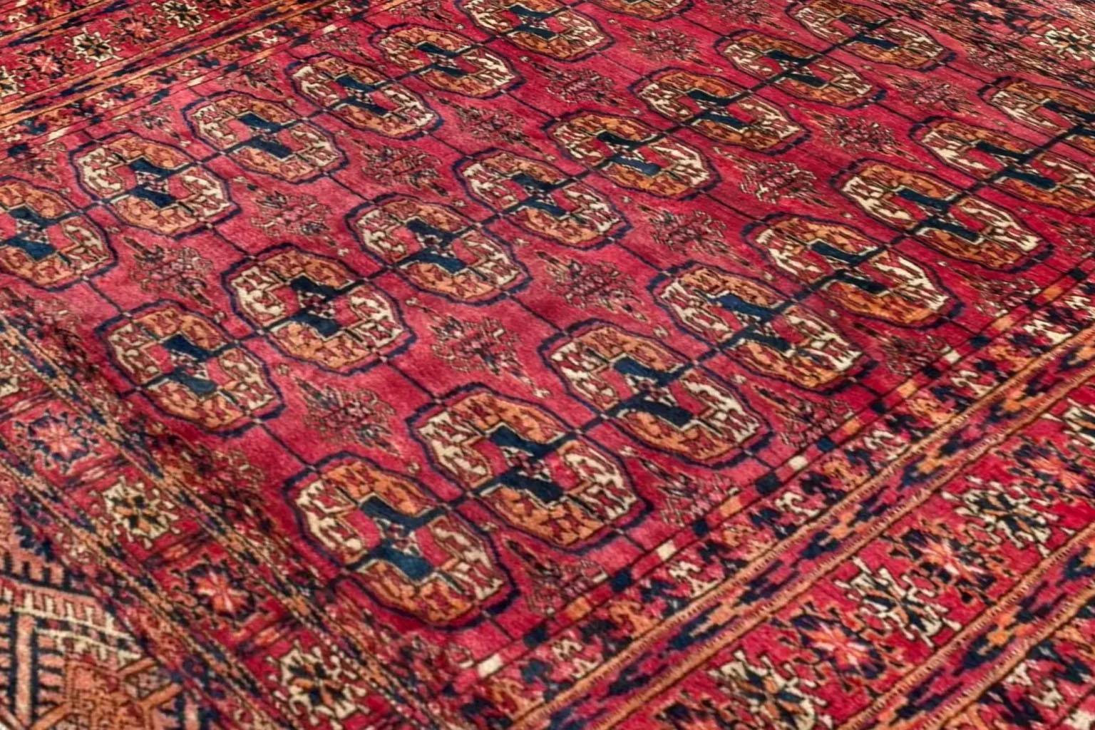 Persian Turkeman Small Rug - Ivory Navy Blue Red Design For Sale 1