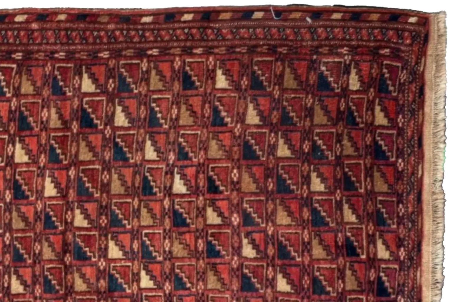 Persisch-turkmenischer kleiner Teppich - 73243 im Zustand „Hervorragend“ im Angebot in Dallas, TX