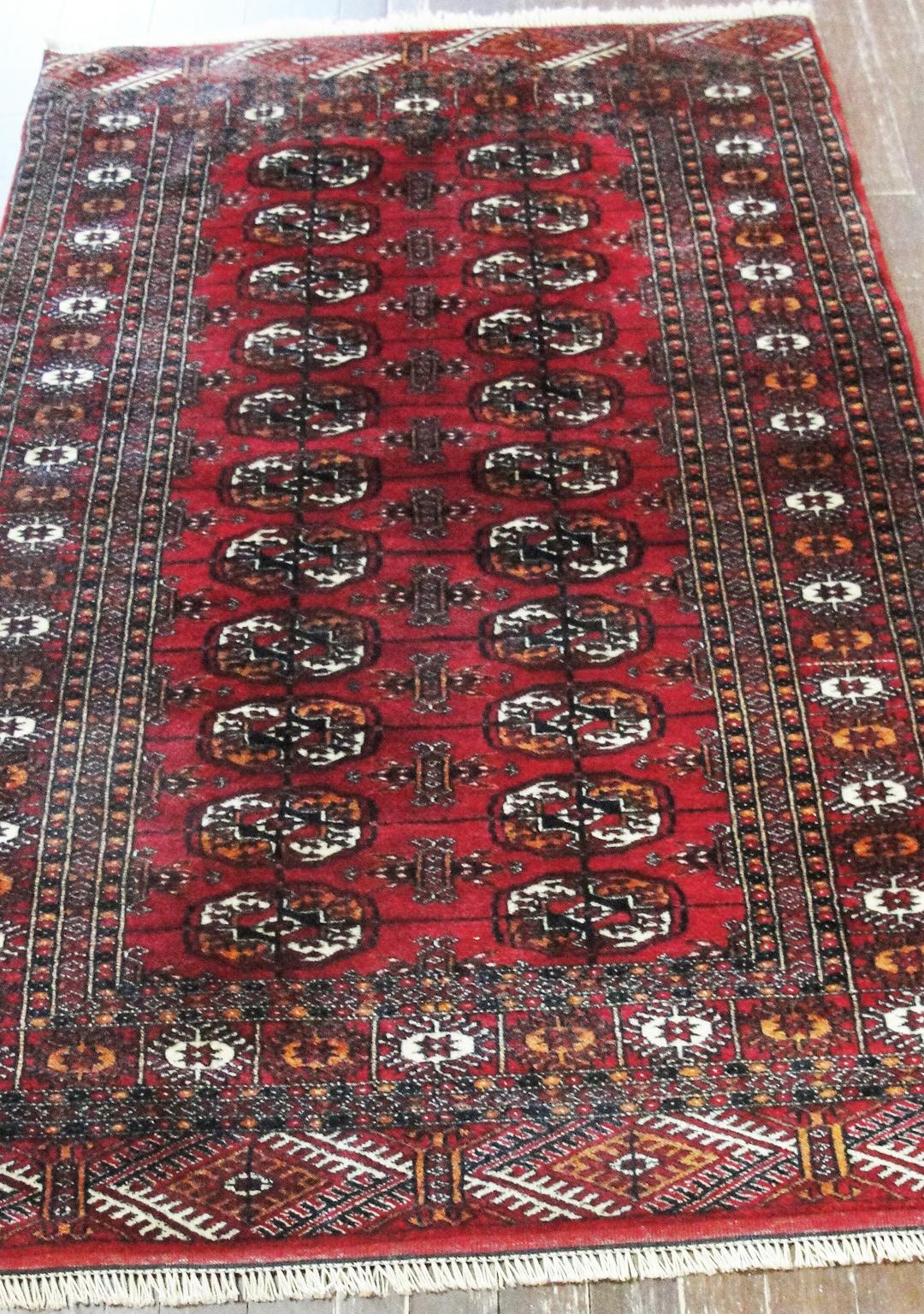Persian Turkoman Rug In Excellent Condition For Sale In Evanston, IL
