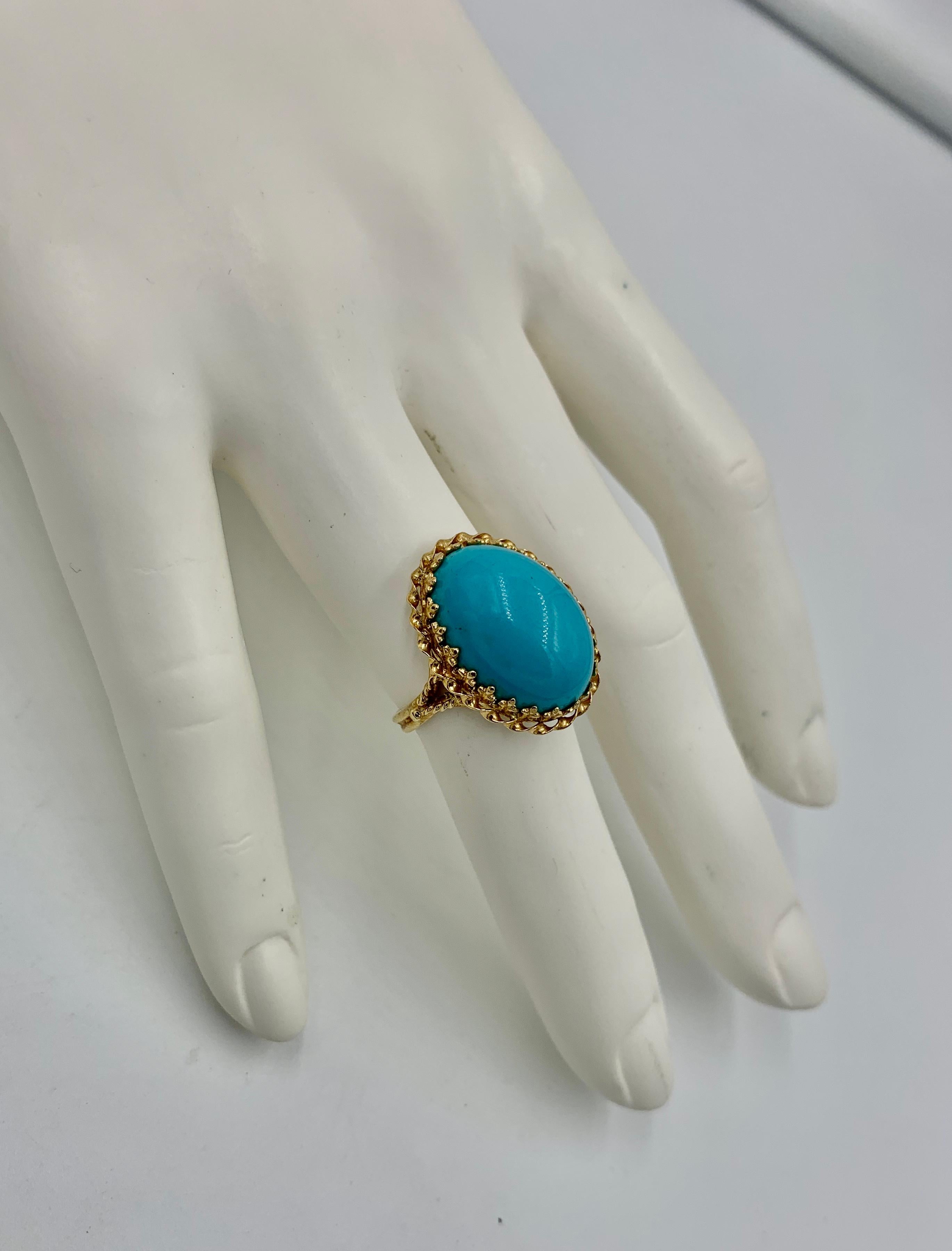 Persian Turquoise Ring Retro Cocktail 14 Karat Yellow Gold In Good Condition In New York, NY