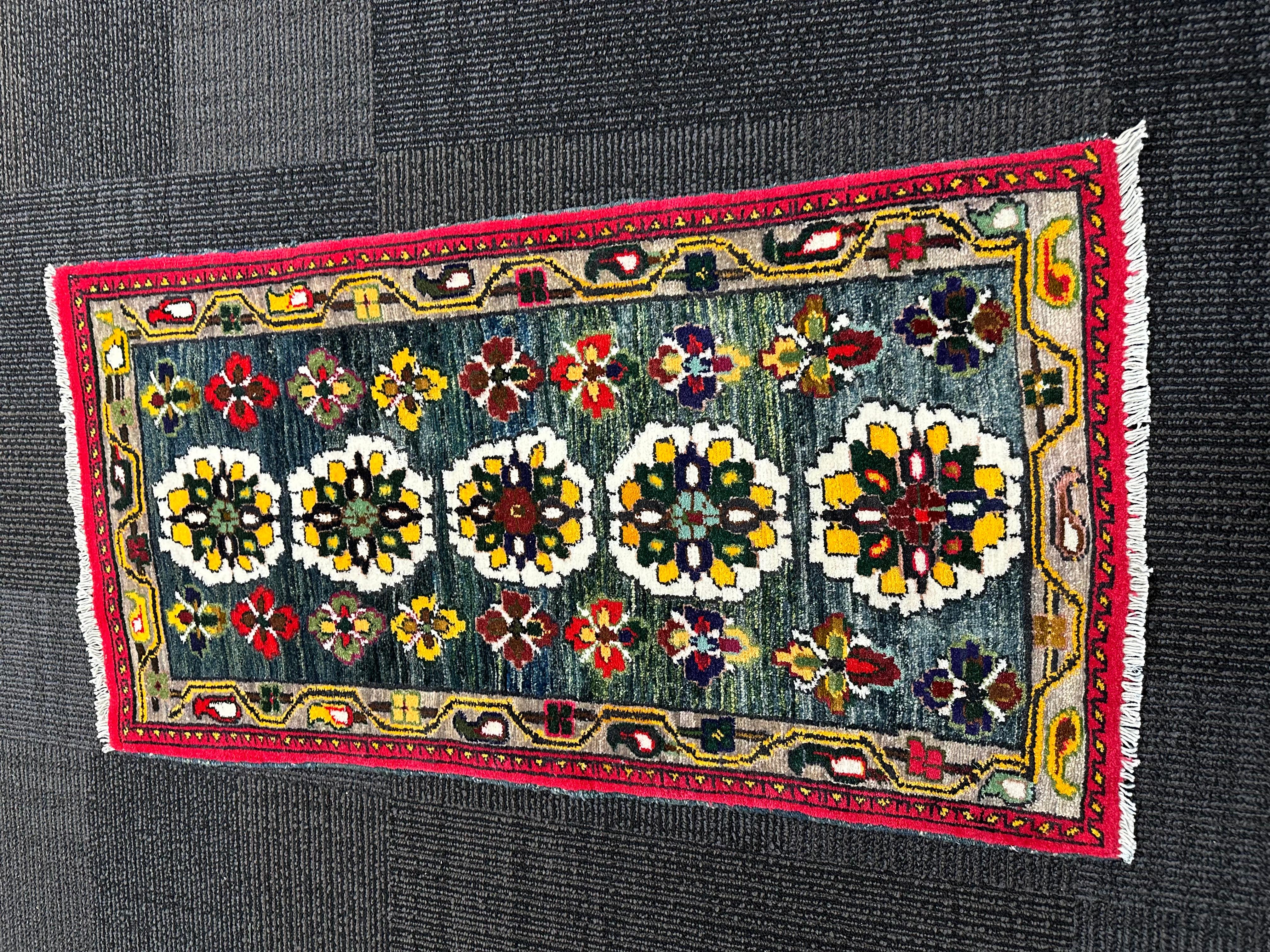 Tapis persan Ushak Design/One noué à la main, 20e siècle