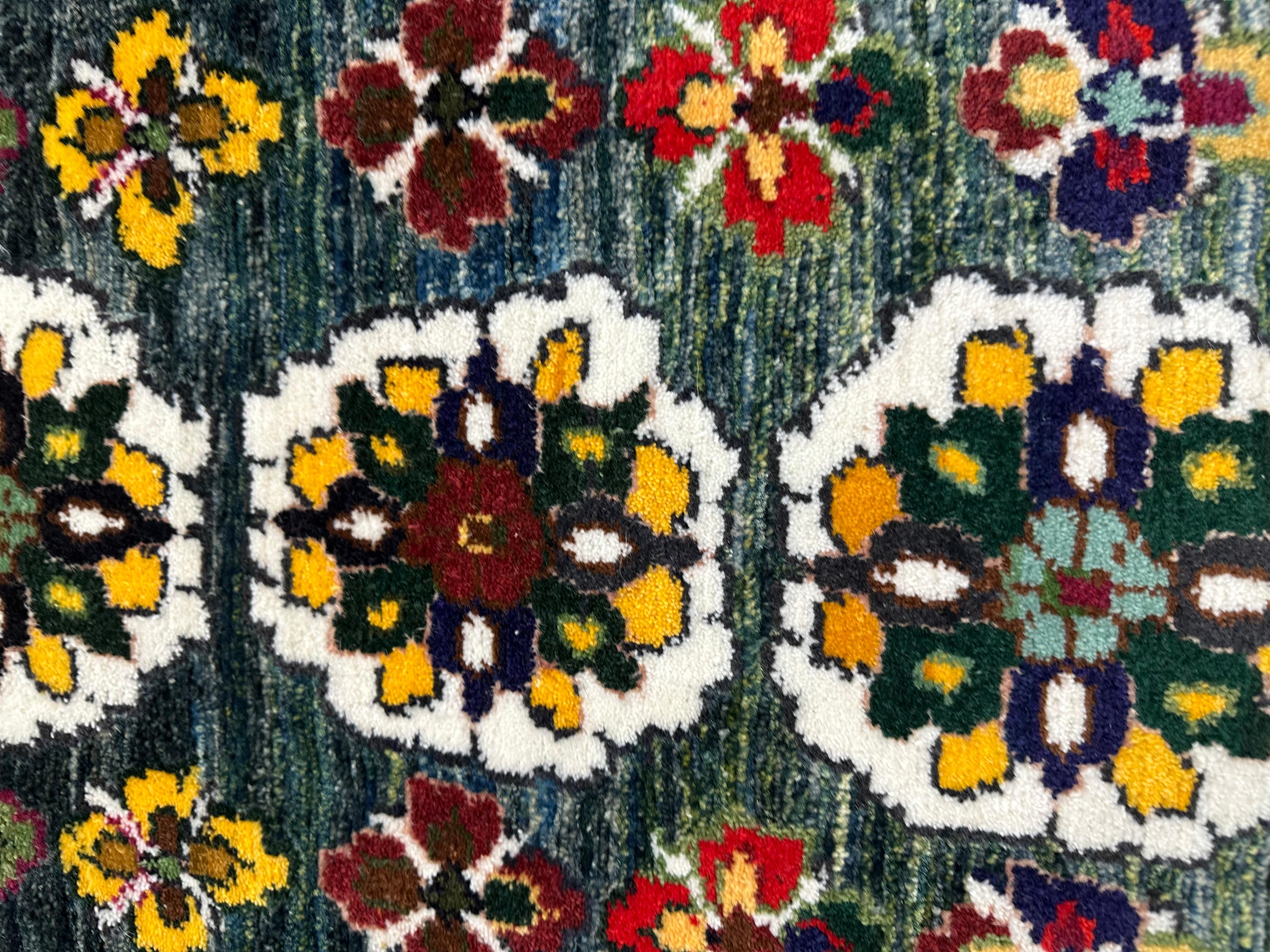 Tapis persan Ushak Design/One noué à la main, 20 CENTURY DESIGN Bon état - En vente à Savannah, GA