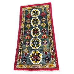 Alfombra Persa Anudada a Mano con Diseño Ushak, Siglo XX