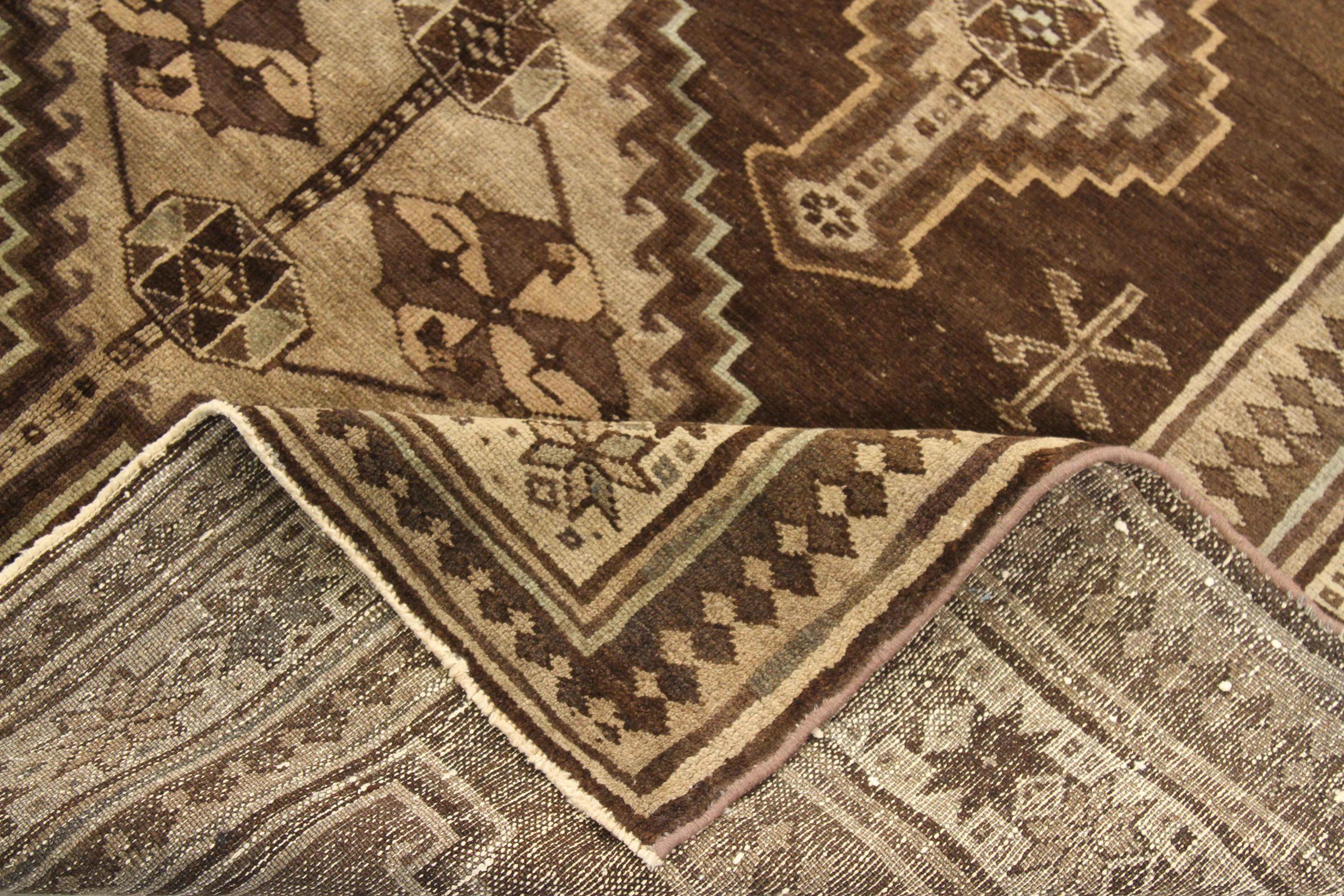 Asiatique Tapis persan Varamin Circa 1910 - Laine Brown Ivory 74139 en vente