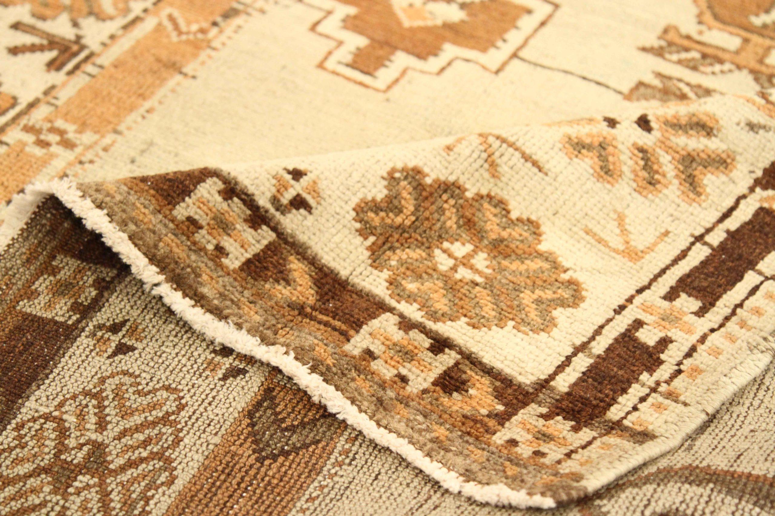 Asiatico Tappeto persiano Varamin Small Design, circa 1910 - Lana Marrone Avorio Arancione - 75557 in vendita