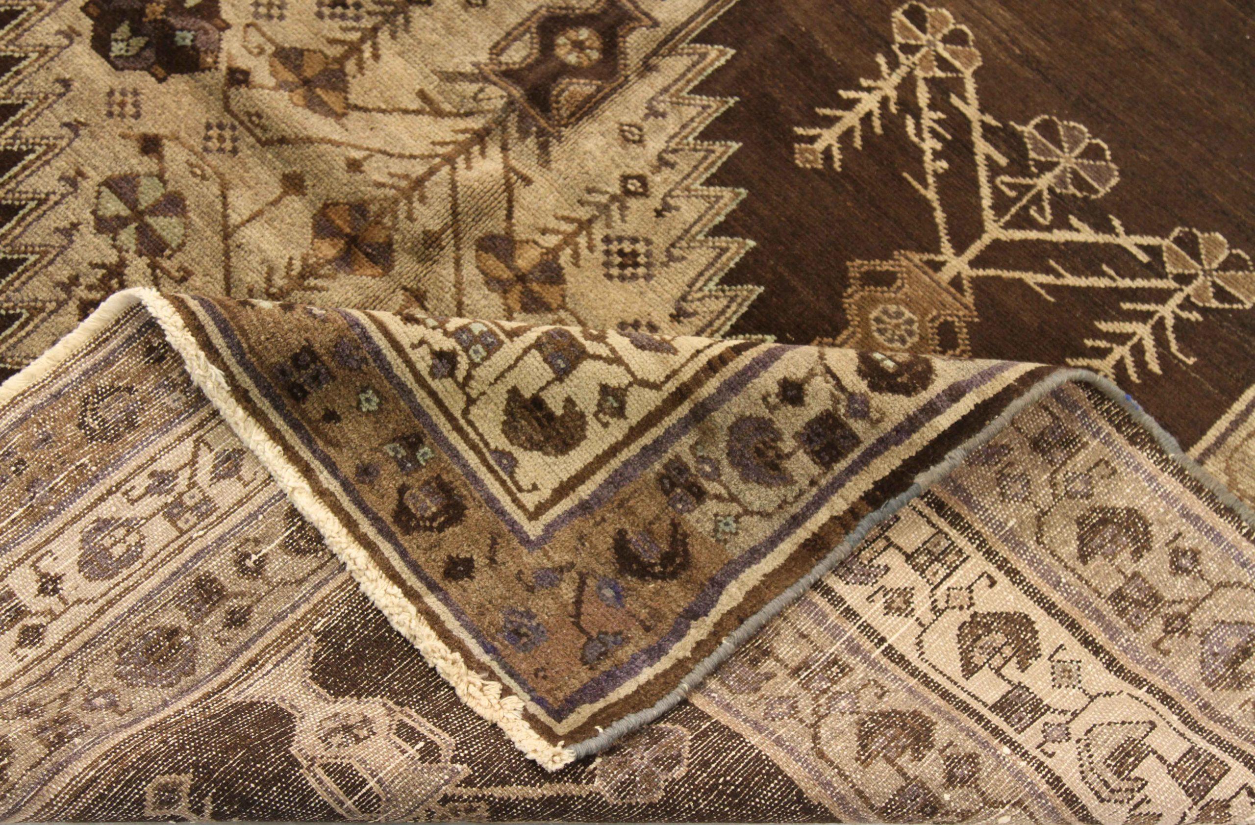 Persischer Varamin Kleinteppich CIRCA 1910 - Wolle Braun Elfenbein Taupe 74129 (Asiatisch) im Angebot