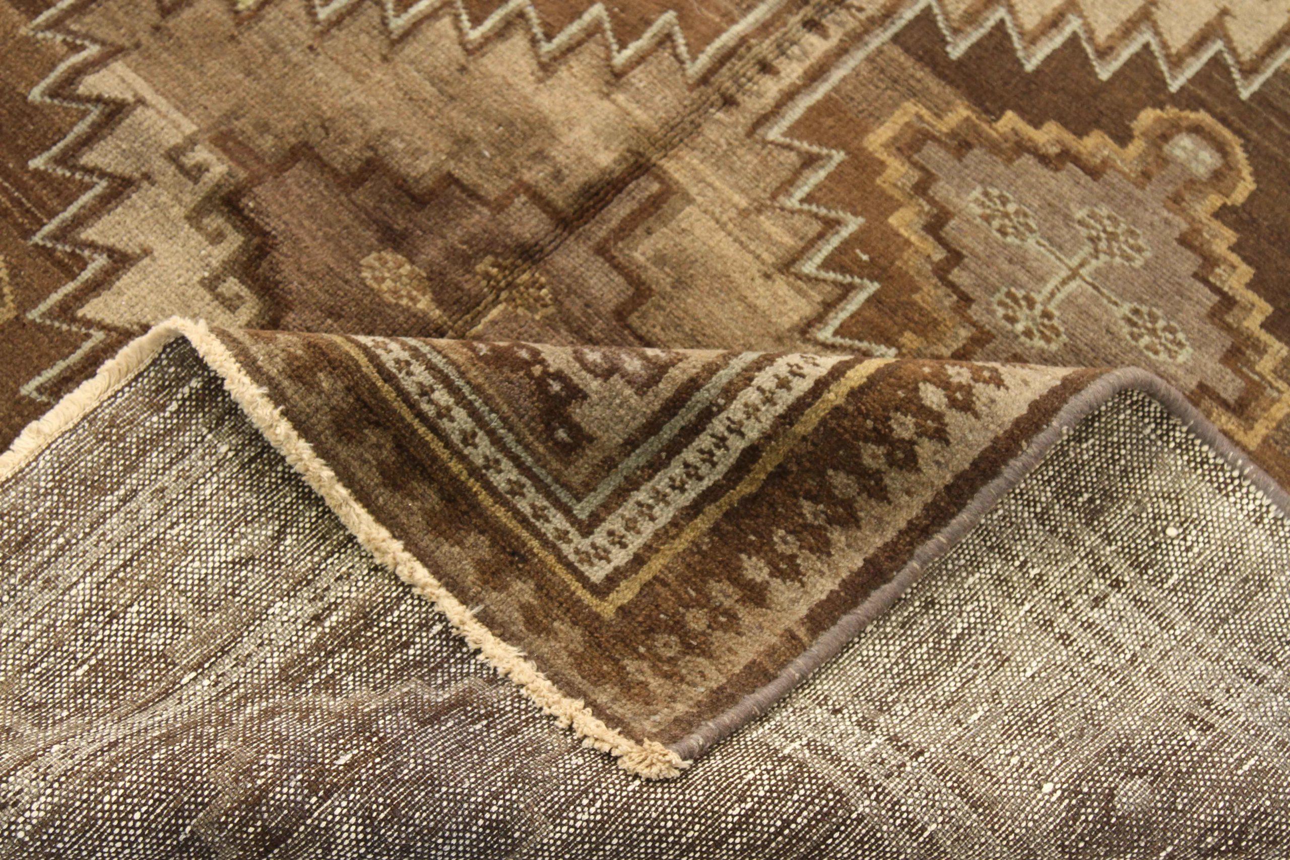 Persischer Varamin Kleinteppich CIRCA 1910 - Wolle Braun Elfenbein Taupe 74131 (Asiatisch) im Angebot