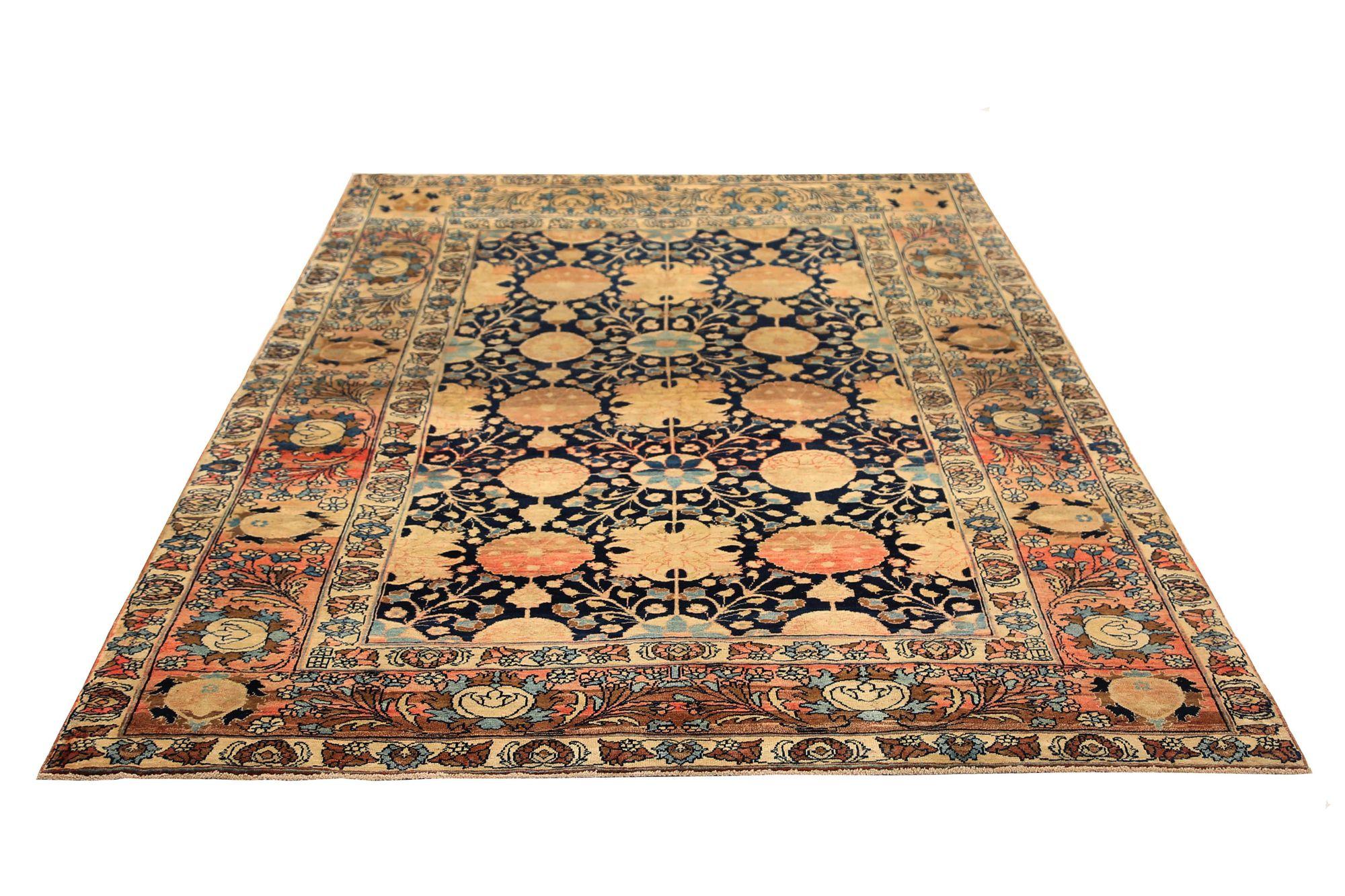 Tapis persan Varamin Small Design - Laine Noir Design - 96812 Excellent état - En vente à Dallas, TX
